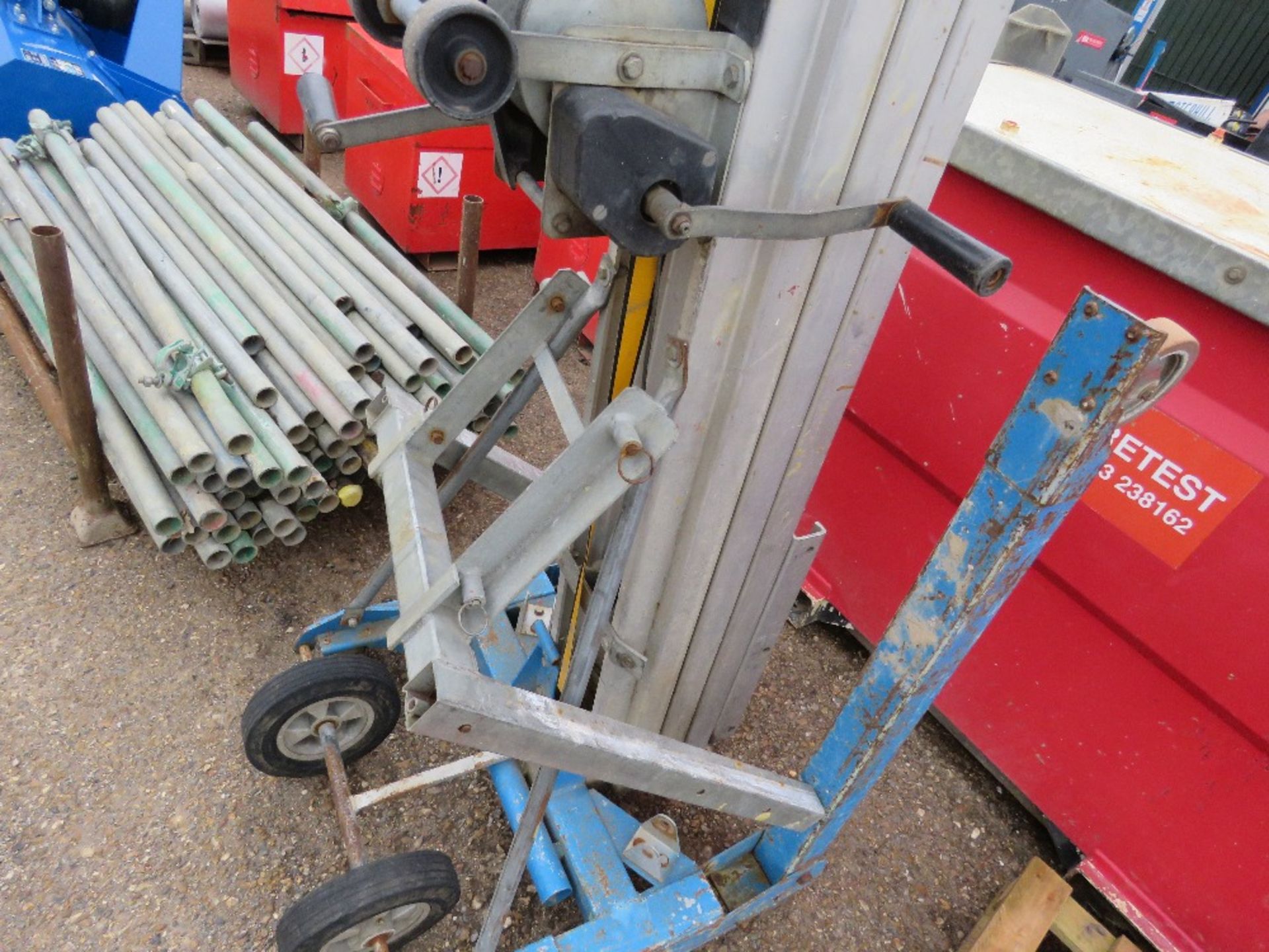 SUMNER 2018 EXTRA TALL MATERIAL HOIST WITH FORKS. SOURCED FROM LOCAL RETIRING BUILDER. THIS LOT - Image 3 of 4