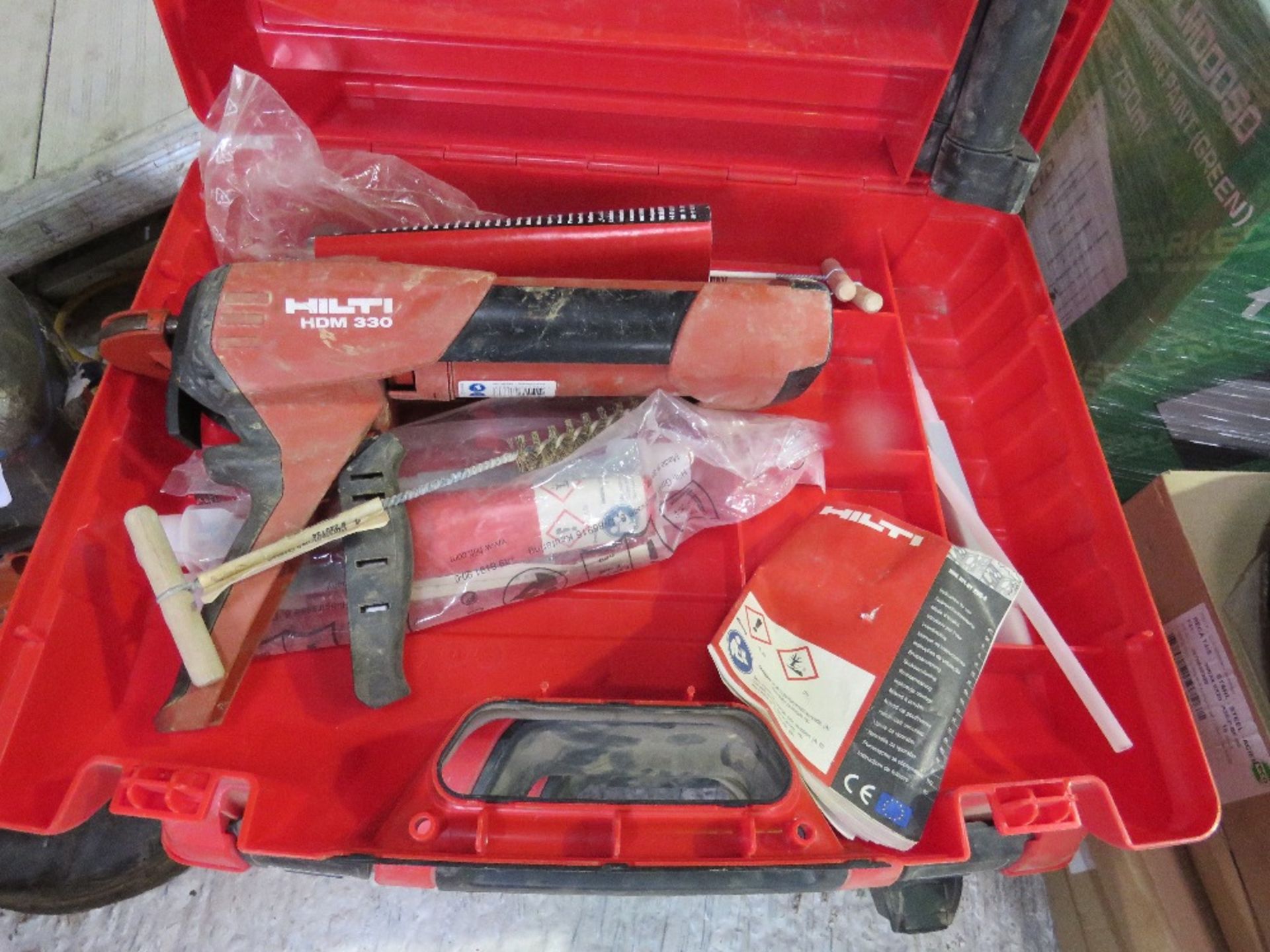 4 X HILTI HDM 330/500 MASTIC SEALANT GUNS. SOURCED FROM COMPANY LIQUIDATION. THIS LOT IS SOLD U - Image 3 of 5