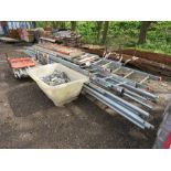 LARGE QUANTITY OF SCAFFOLDING TUBES 3FT-21FT LENGTH APPROX PLUS CLIPS AS SHOWN. SOURCED FROM COMPANY