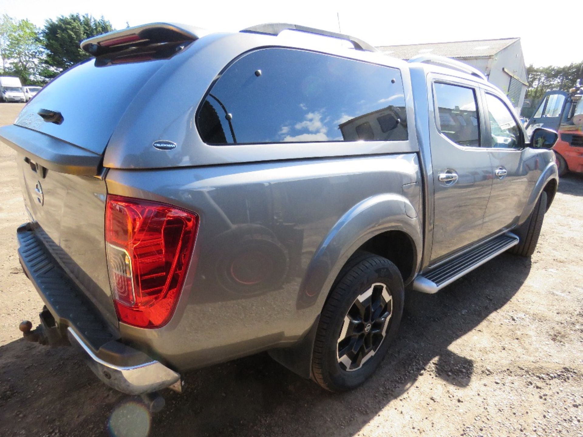 NISSAN NAVARA TEKNA DCI AUTOMATIC DOUBLE CAB PICKUP REG:WD21 AHK. 38,771 REC MILES. WITH V5. 2299CC - Image 4 of 22