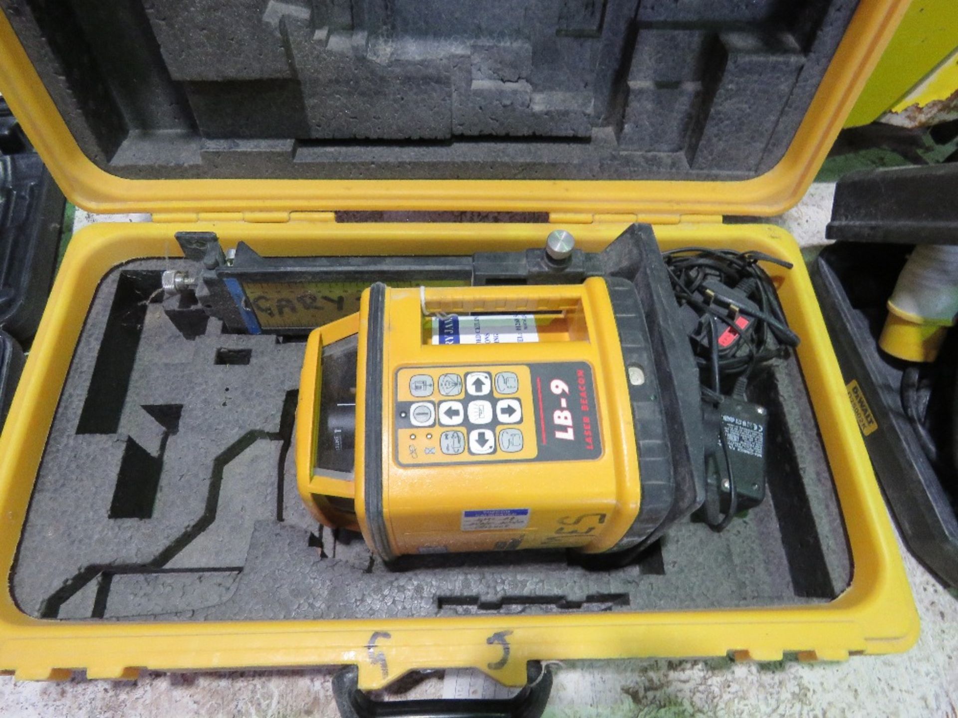 LASER ALIGNMENT LB-9 LASER LEVEL BEAM SET. DIRECT FROM LOCAL COMPANY.