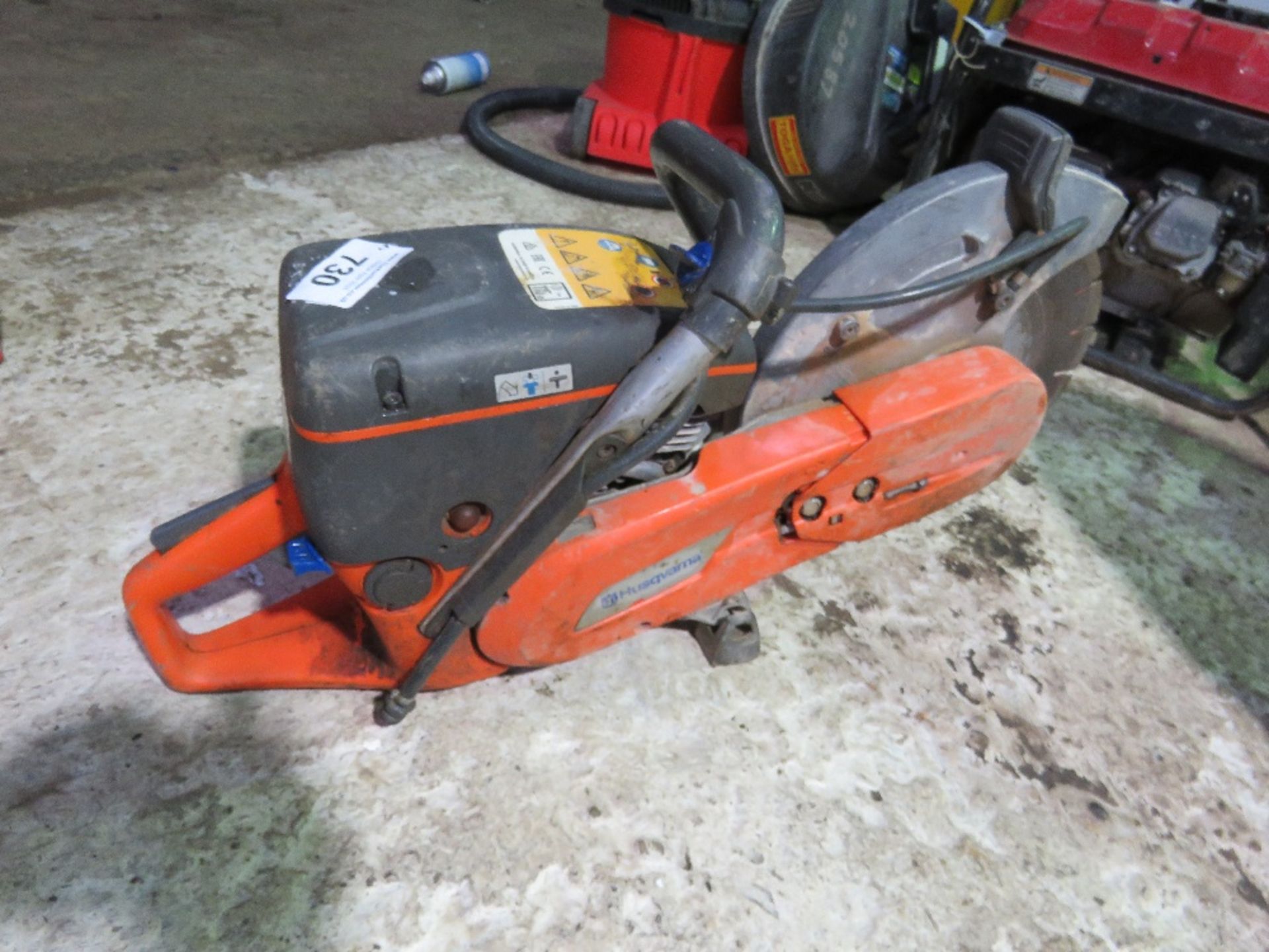 HUSQVARNA K760 PETROL SAW WITH A BLADE. - Image 3 of 4