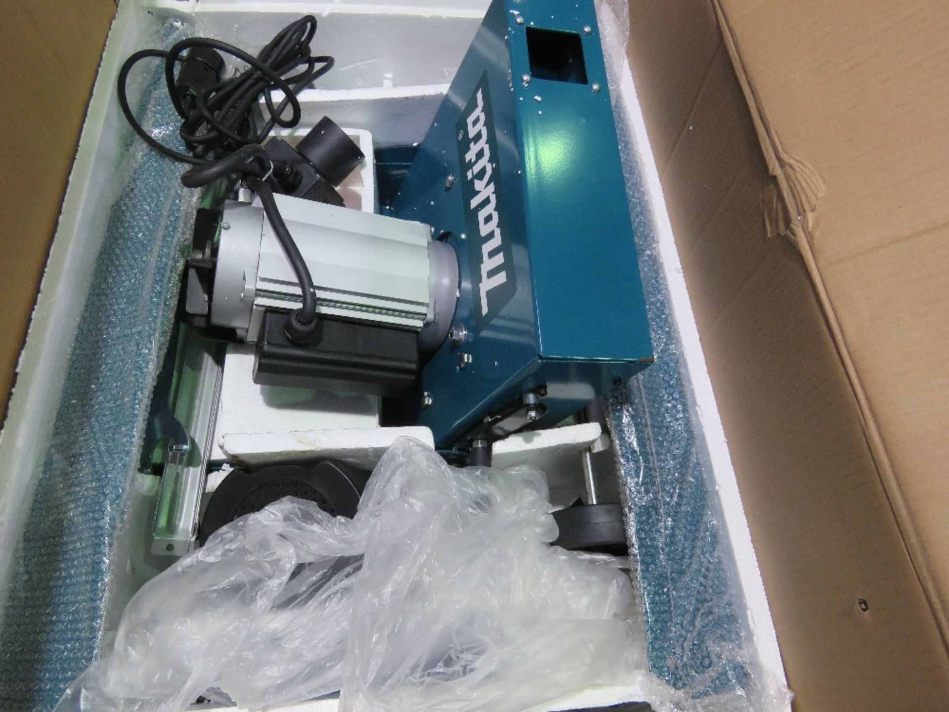 MAKITA 315MM 240VOLT TABLE SAW IN A BOX. - Image 3 of 6