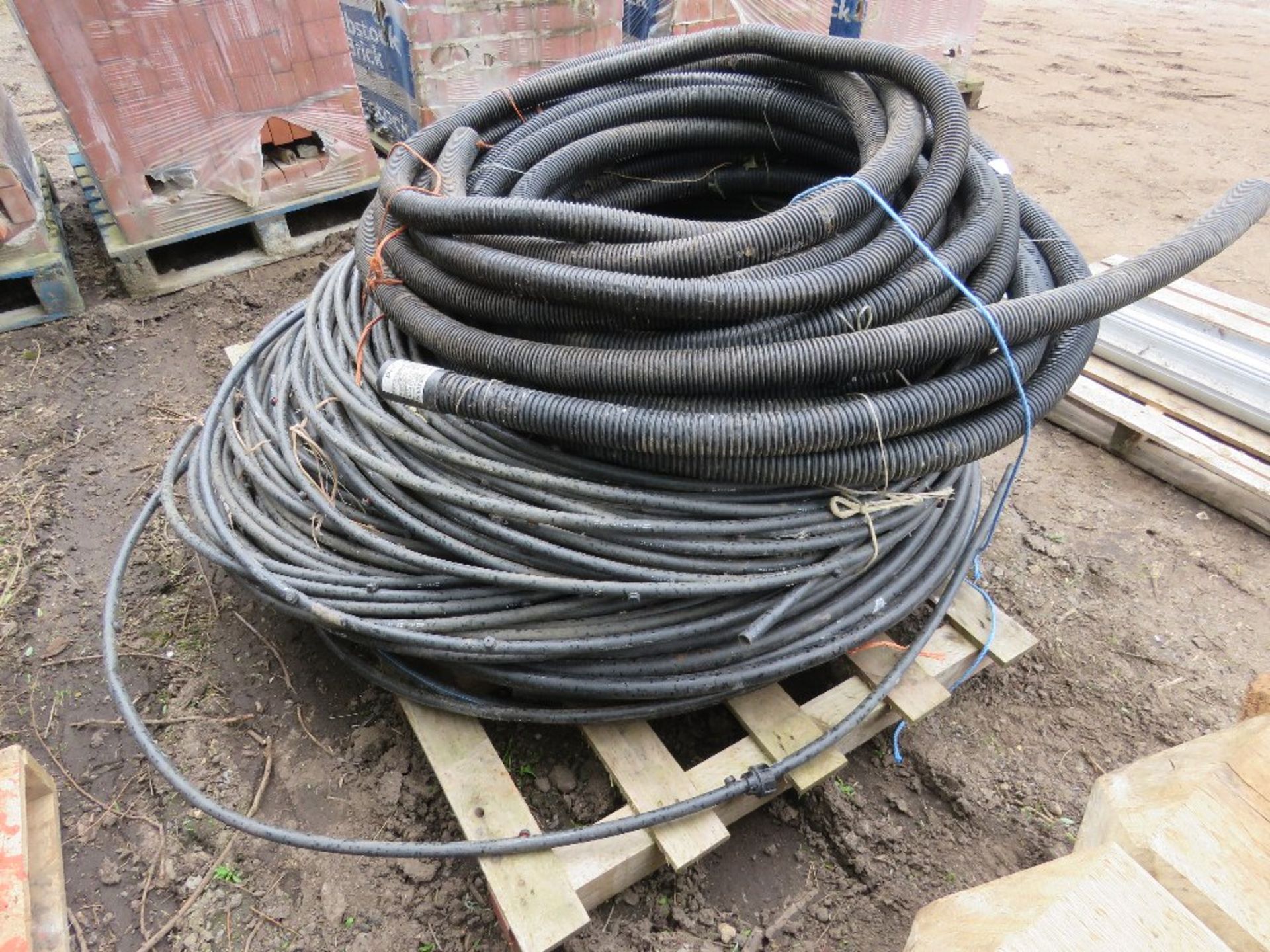 ASSORTED IRRIGATION AND DRAINAGE PIPES.....THIS LOT IS SOLD UNDER THE AUCTIONEERS MARGIN SCHEME, THE - Image 2 of 6
