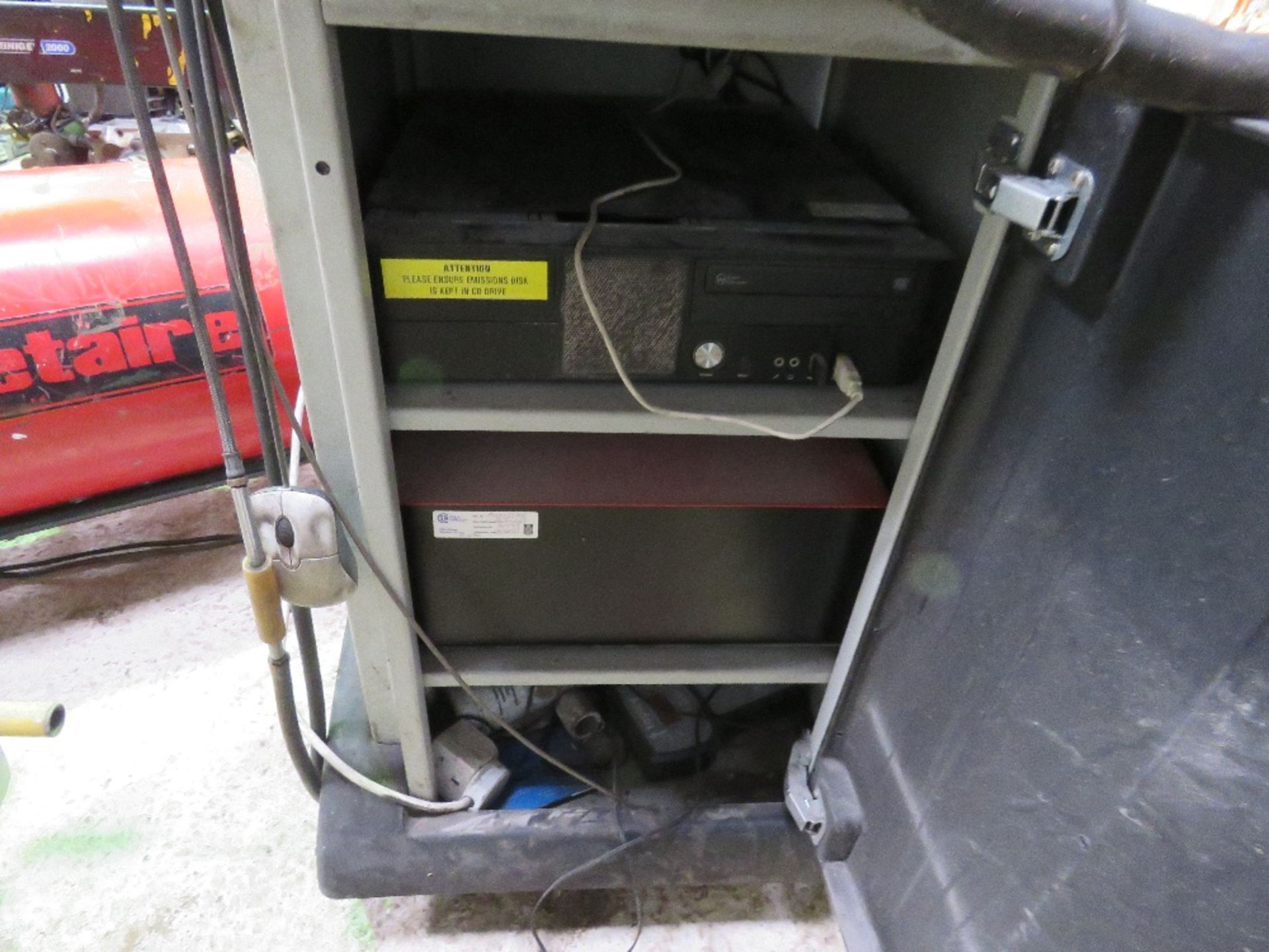 OLIVER 9500 SERIES VEHICLE EMMISSION TESTER. SOURCED FROM GARAGE COMPANY LIQUIDATION. - Image 3 of 10