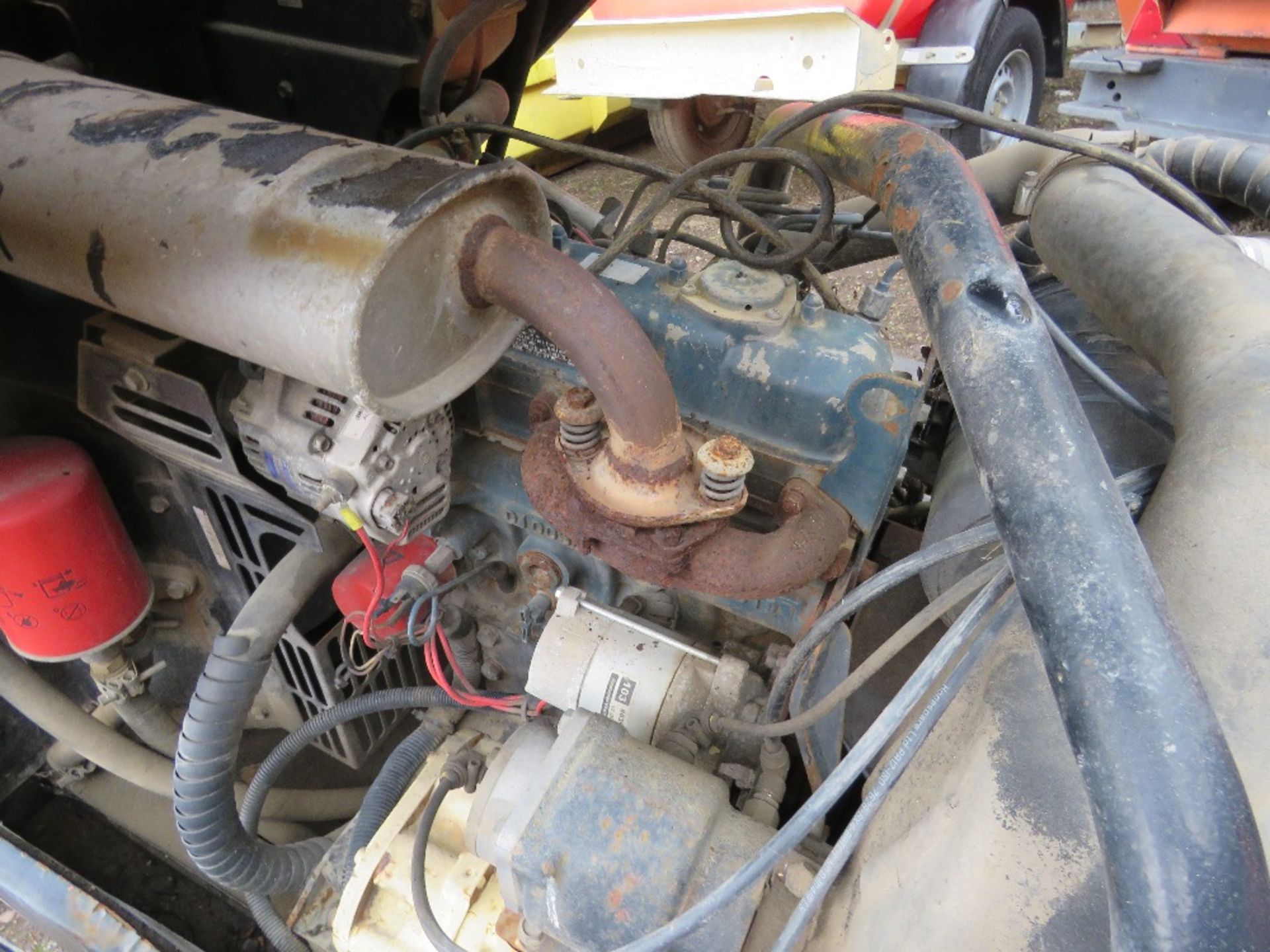 INGERSOLL RAND 720 TOWED ROAD COMPRESSOR. KUBOTA ENGINE. BEEN IN LONG TERM STORAGE, UNTESTED, CONDIT - Image 6 of 9