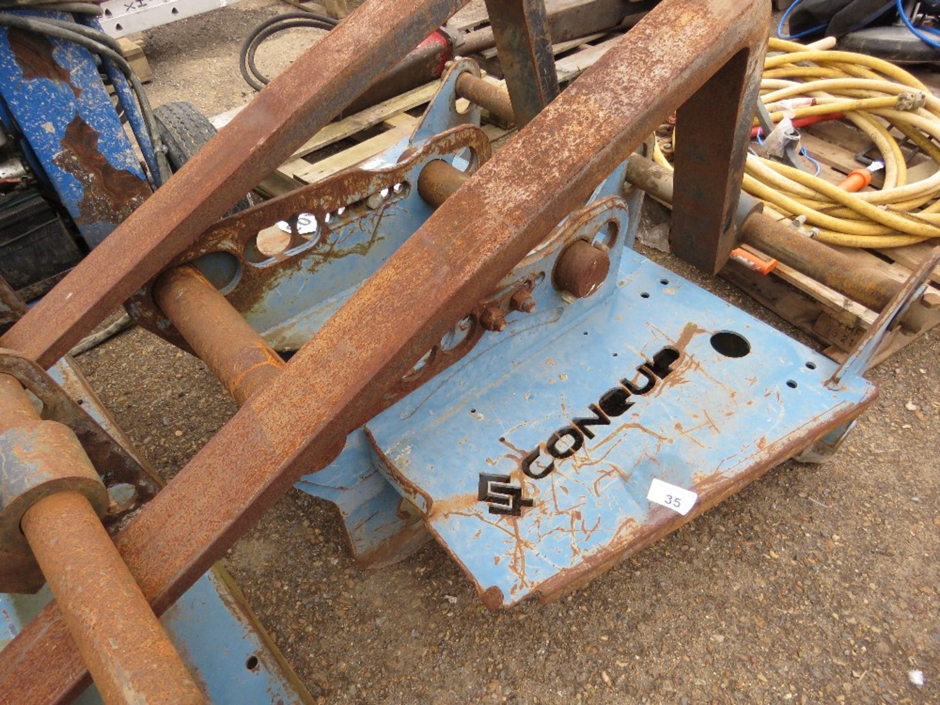 SET OF CONQUIP EXCAVATOR MOUNTED PALLET FORKS. SOURCED FROM COMPANY LIQUIDATION.