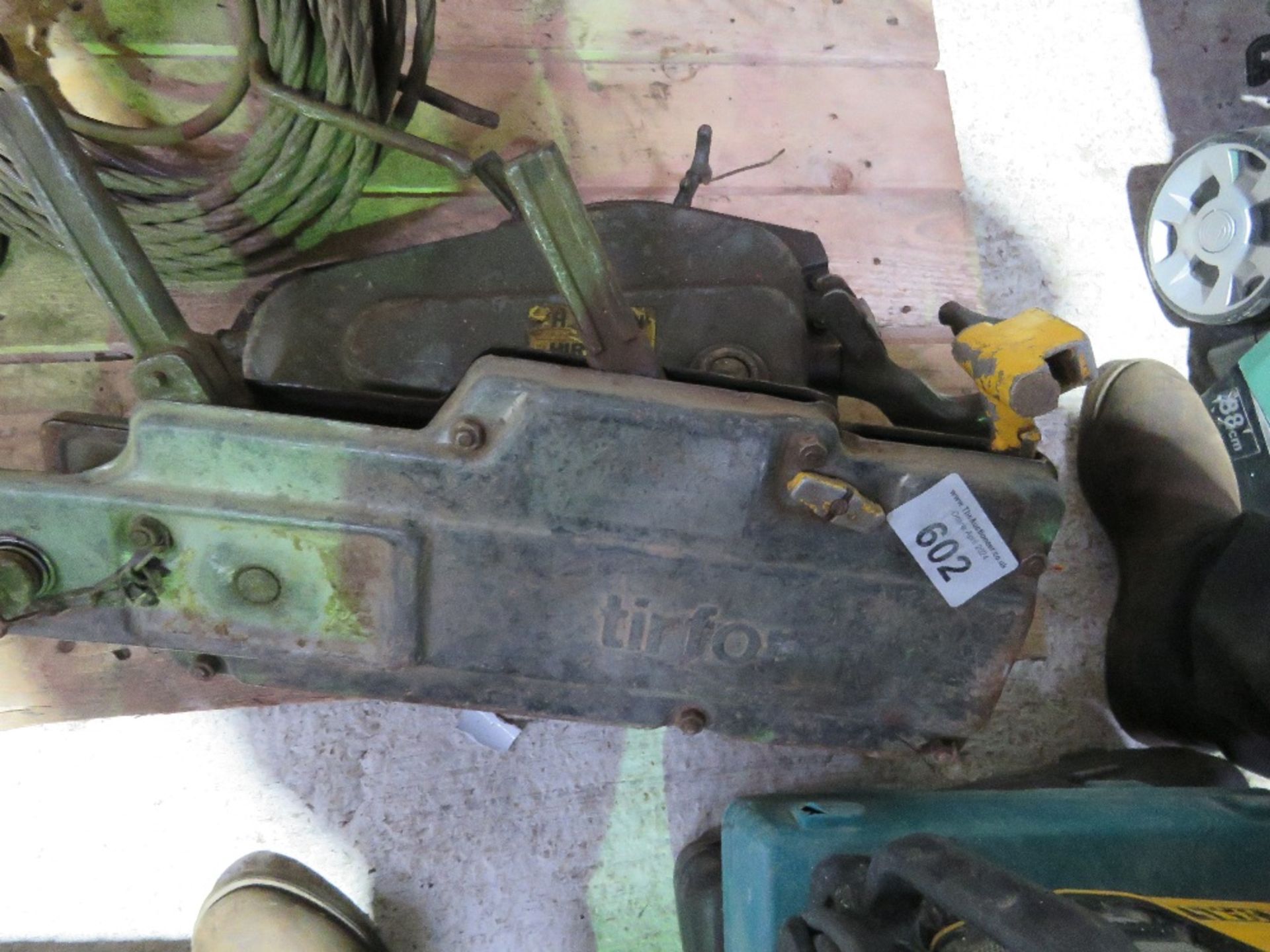 2 X CABLE PULLING WINCHES PLUS A CABLE.....THIS LOT IS SOLD UNDER THE AUCTIONEERS MARGIN SCHEME, THE - Image 3 of 5