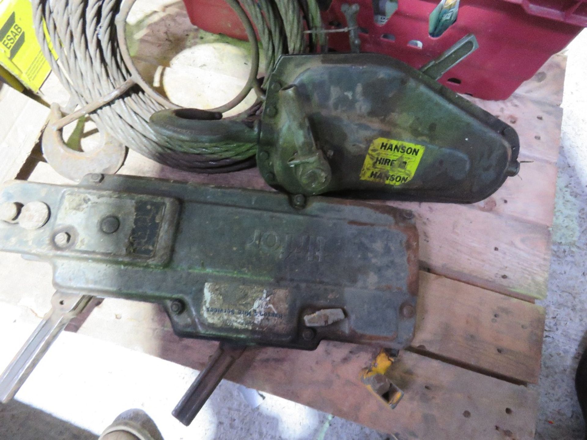 2 X CABLE PULLING WINCHES PLUS A CABLE.....THIS LOT IS SOLD UNDER THE AUCTIONEERS MARGIN SCHEME, THE - Image 5 of 5