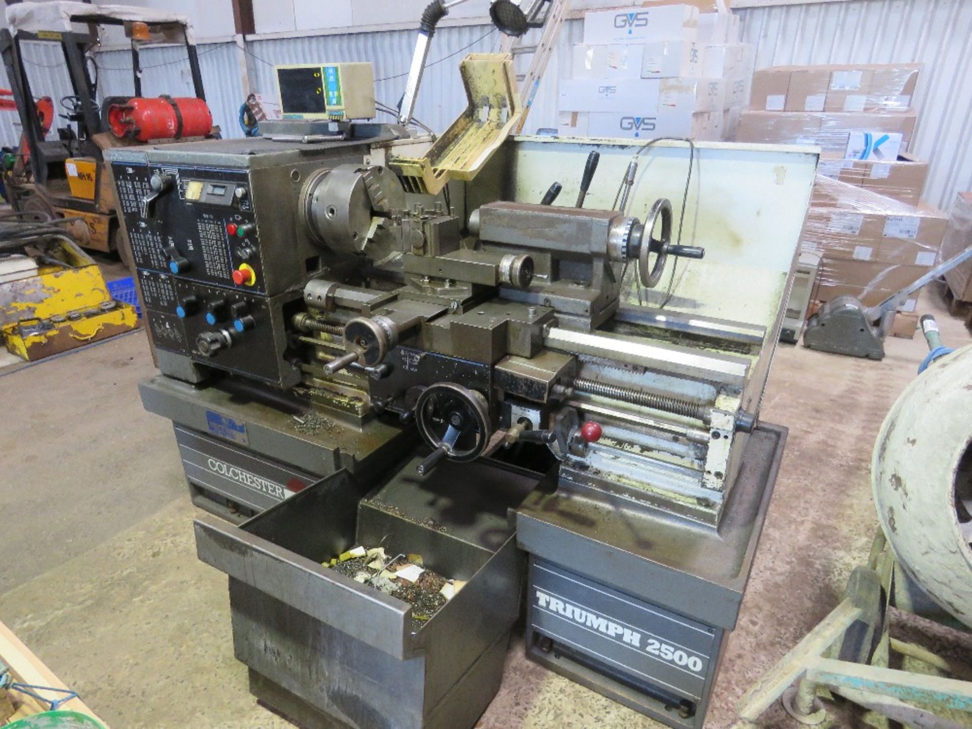 COLCHESTER TRIUMPH 2500 METAL WORKING LATHE, 3 PHASE POWERED.
