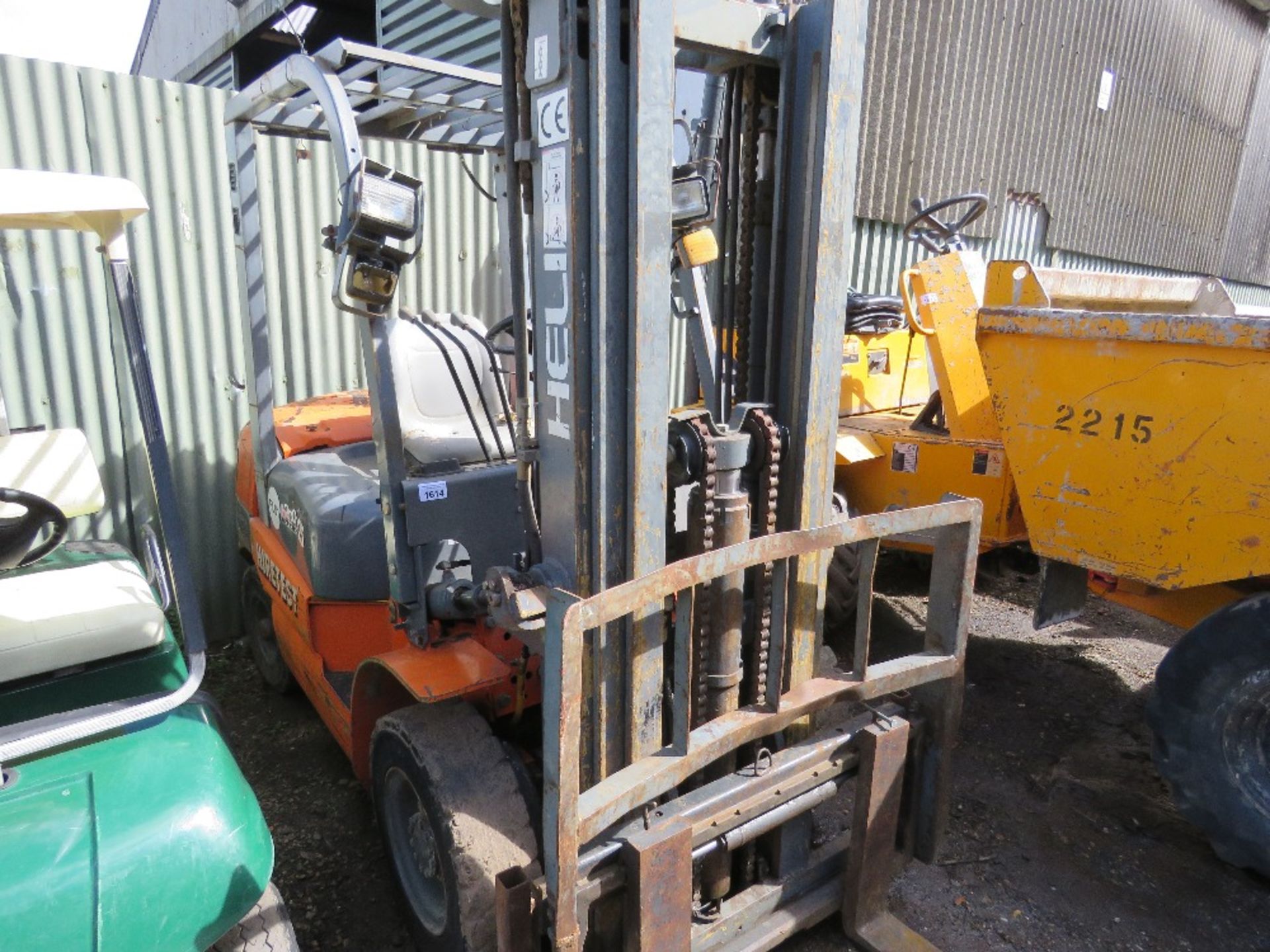 HELI CPCD25 DIESEL ENGINED FORKLIFT TRUCK WITH CONTAINER SPEC MAST/FREE LIFT. 2.5 TONNE LIFT CAPACIT - Bild 4 aus 12