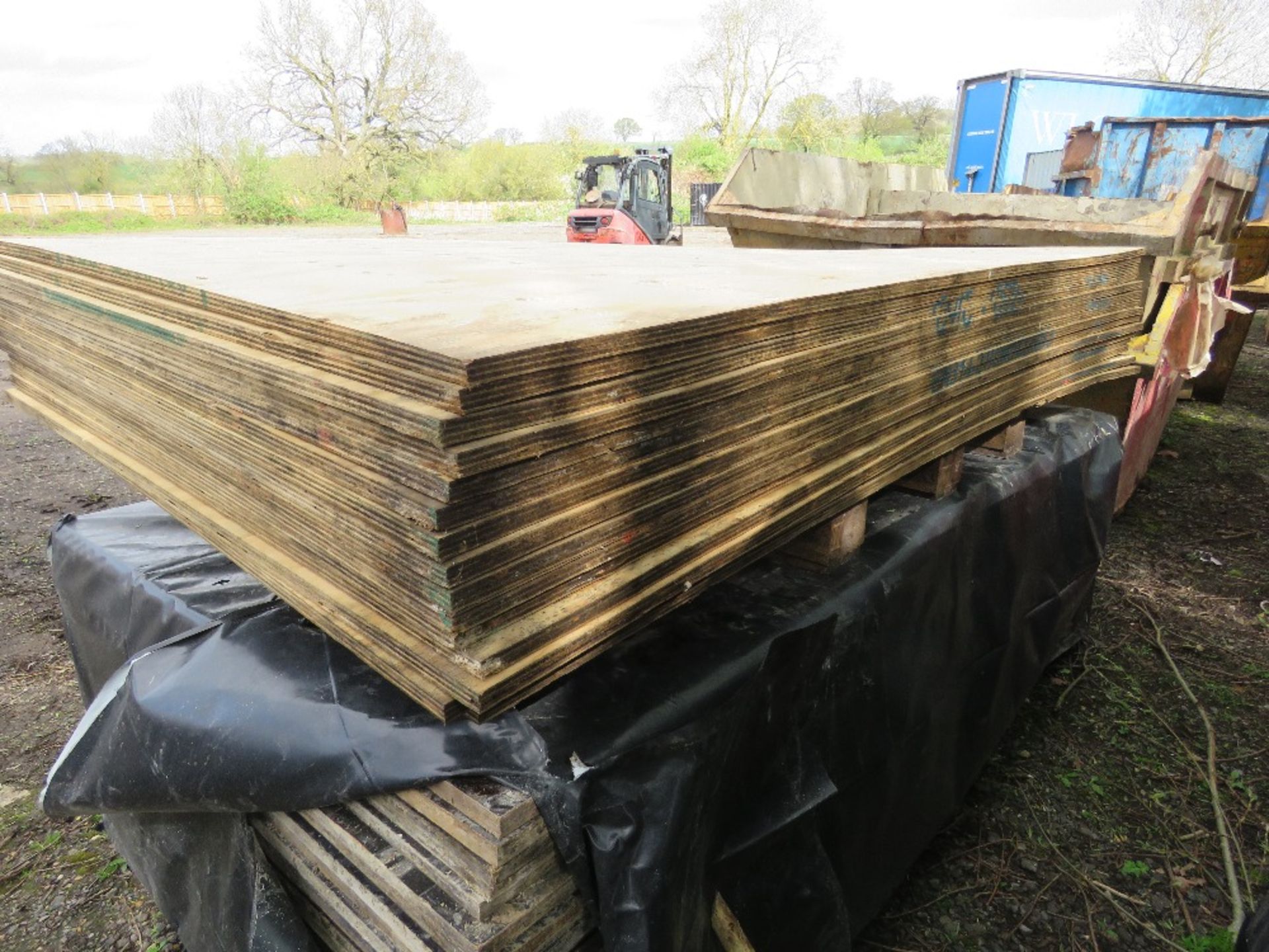 PACK OF APPROXIMATELY 15NO SHEETS OF UNUSED PLYWOOD , 18MM THICKNESS APPROX SOURCED FROM COMPANY LIQ - Image 3 of 3