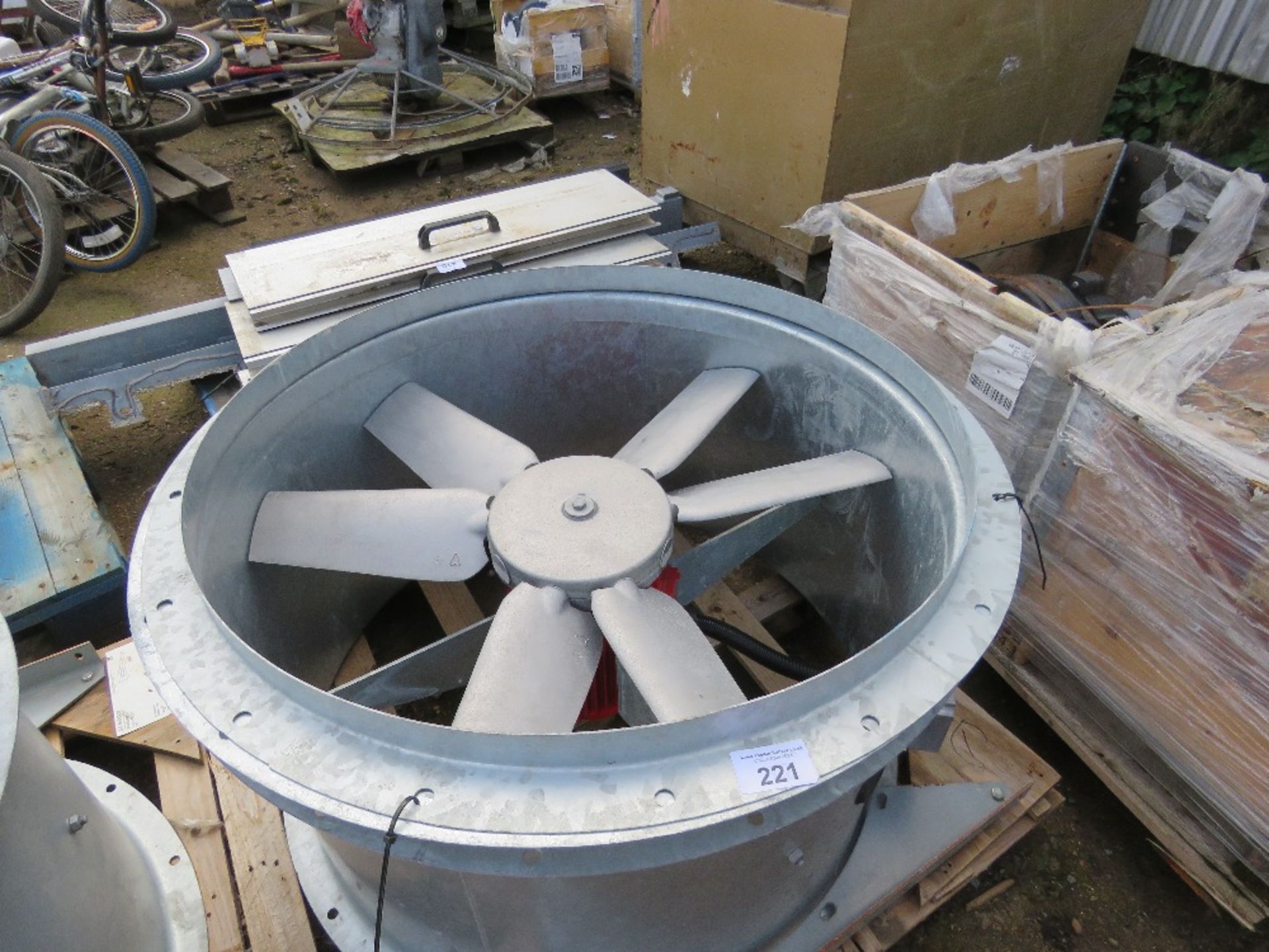 LARGE SIZED EXTRACTOR FAN, SOURCED FROM COMPANY LIQUIDATION.
