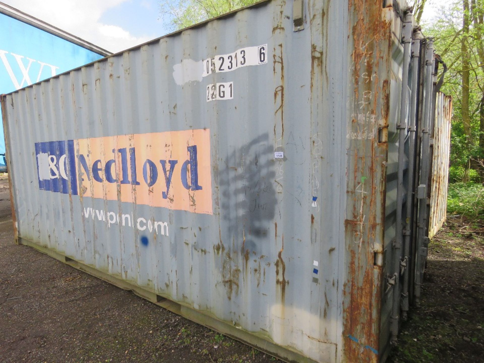 SECURE STORAGE 20FT SHIPPING CONTAINER . WITH FORK POCKETS. SOURCED FROM SITE CLEARANCE. ....THIS LO - Image 4 of 6