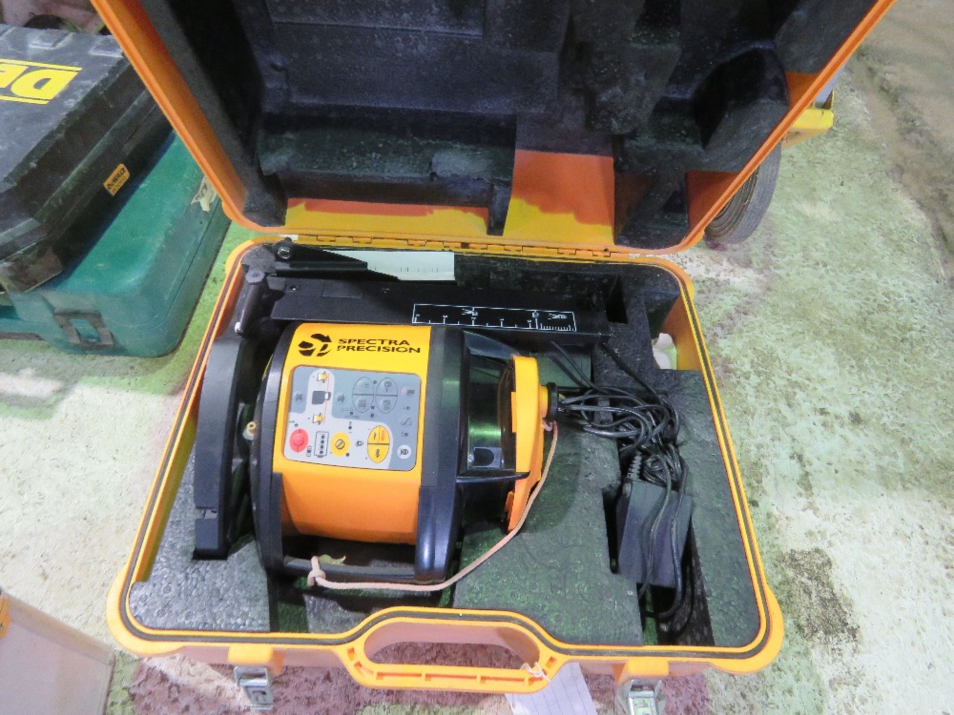 SPECTRA PRECISION LASER LEVEL SET IN A CASE. DIRECT FROM LOCAL COMPANY.