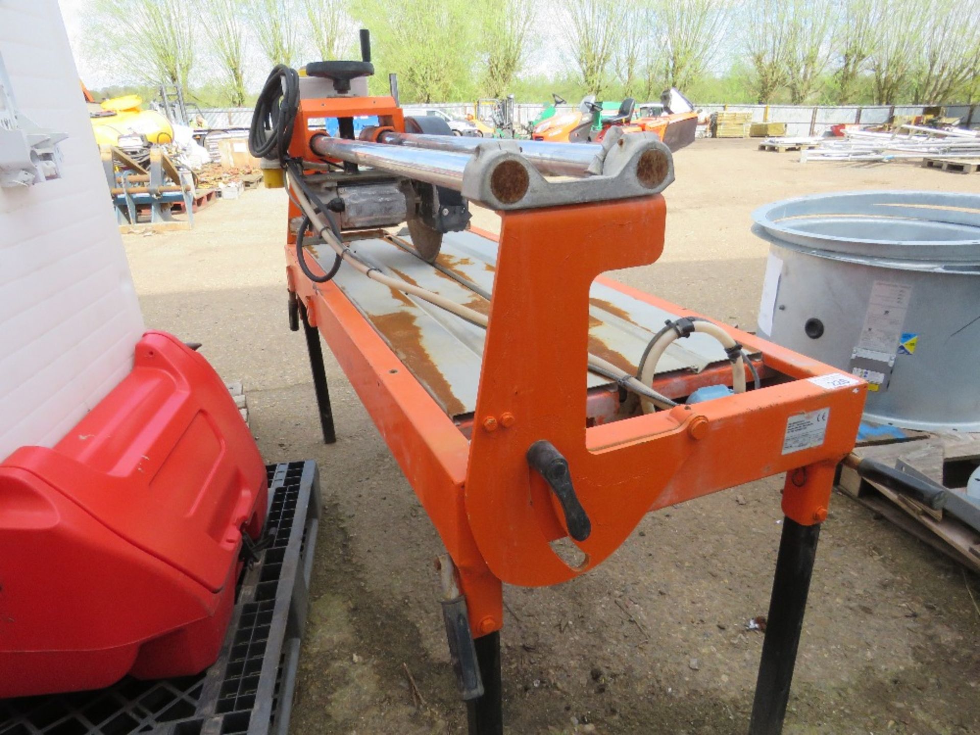 REDBAND SEGA MB120 MONO TILE SAW WITH SLIDING HEAD. RECENTLY WORKING, SURPLUS TO REQUIREMENTS. - Bild 5 aus 5