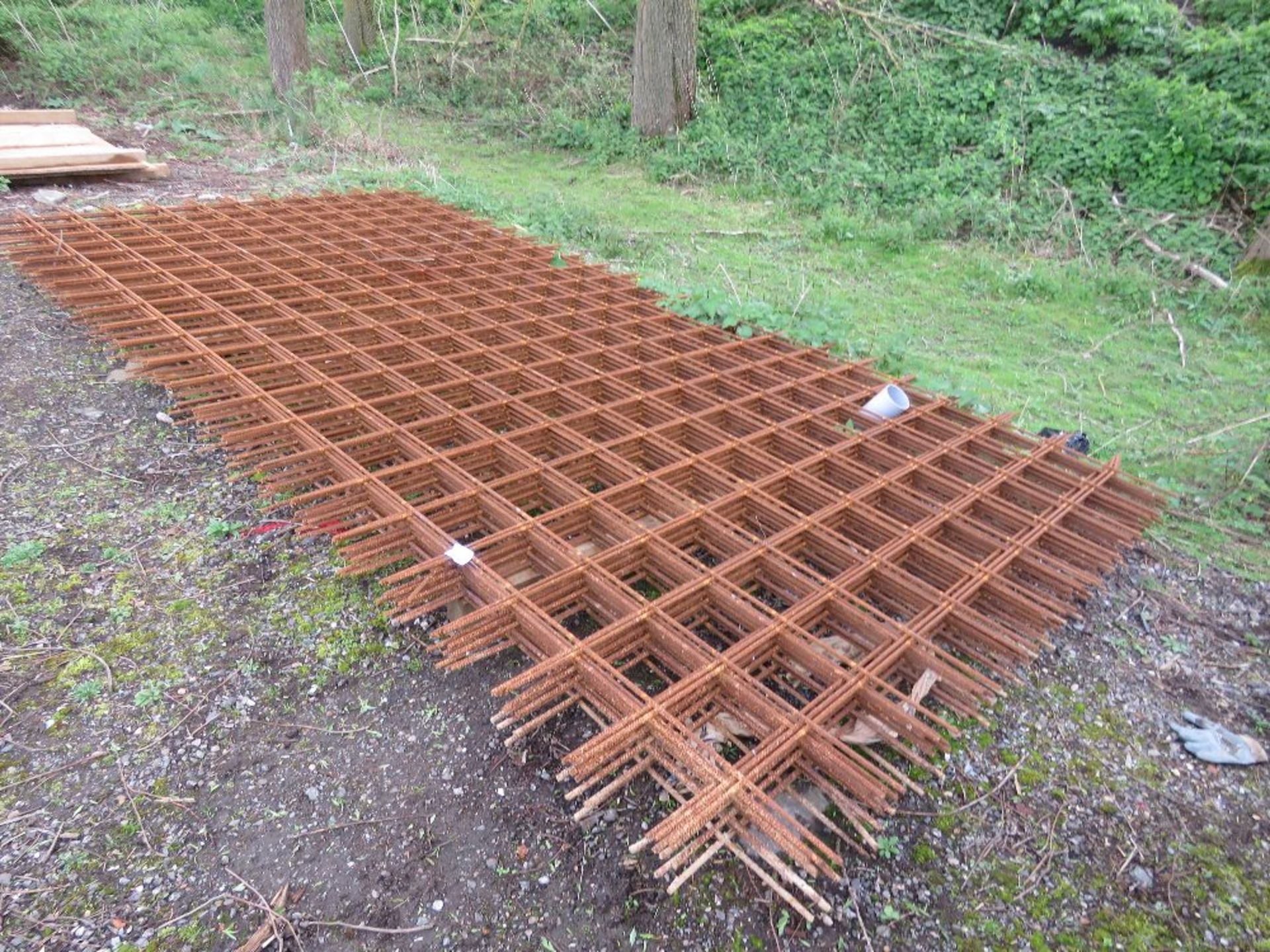 12NO SHEETS OF HEAVY DUTY CONCRETE REINFORCING MESH BAR 8FT X 16FT APPROX SOURCED FROM COMPANY LIQU