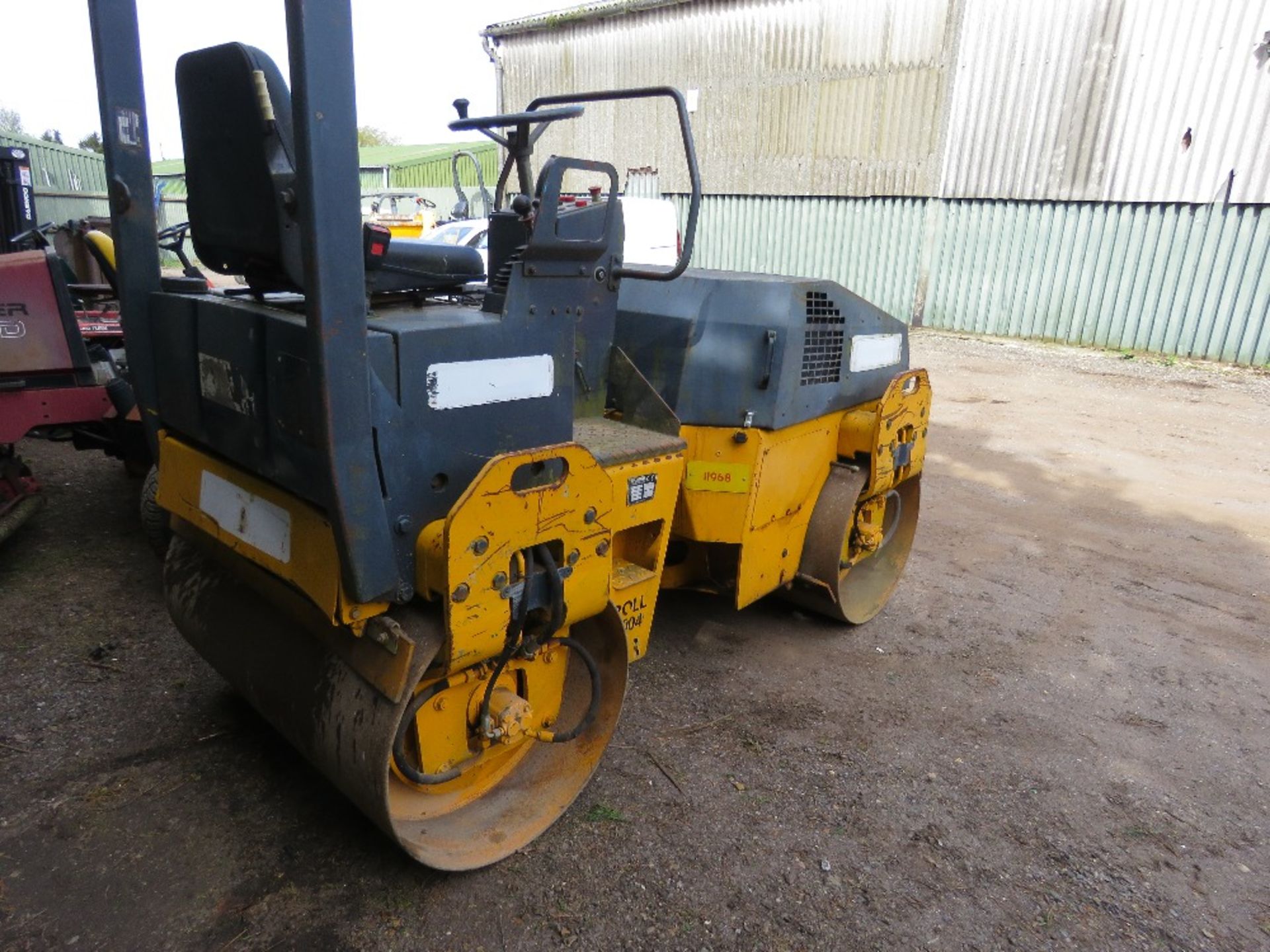 BOMAG BW120AD-3 TWIN DRUM RIDE ON ROLLER. SN:10117051344 1101 REC HORS. DEUTZ ENGINE. WHEN TESTED W - Image 4 of 13