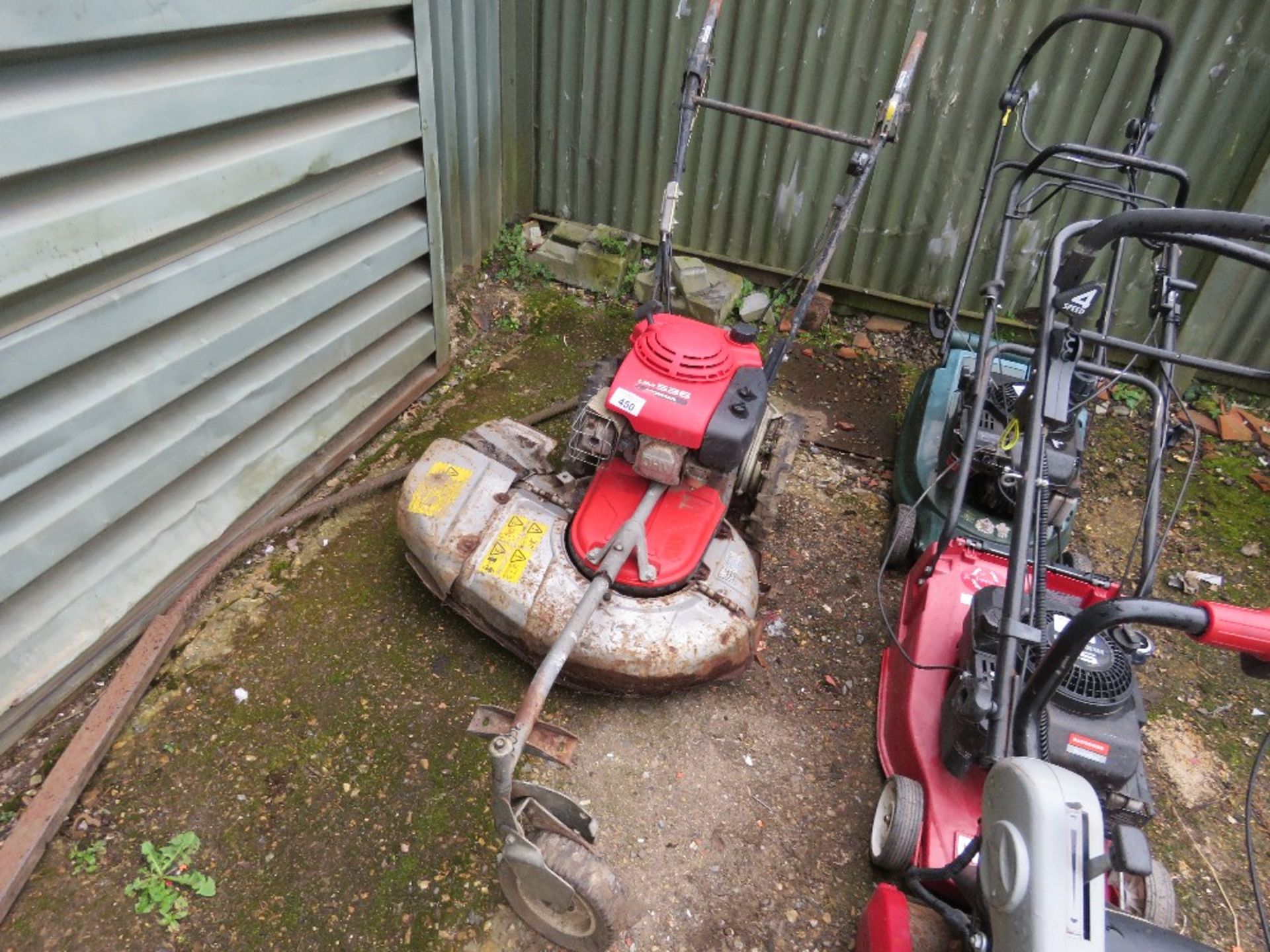HONDA UM536 PROFESSIONAL 3 WHEELED MOWER ....THIS LOT IS SOLD UNDER THE AUCTIONEERS MARGIN SCHEME, T