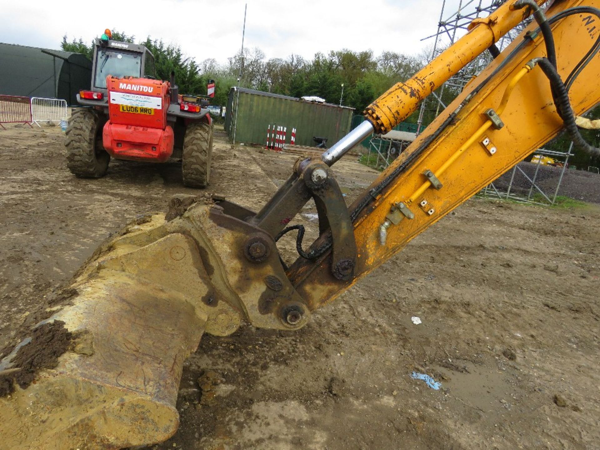 HYUNDAI 140LC-7A STEEL TRACKED EXCAVATOR, BELIEVED TO BE YEAR 2009 APPROX. HOUR CLOCK READING 868 RE - Image 4 of 25
