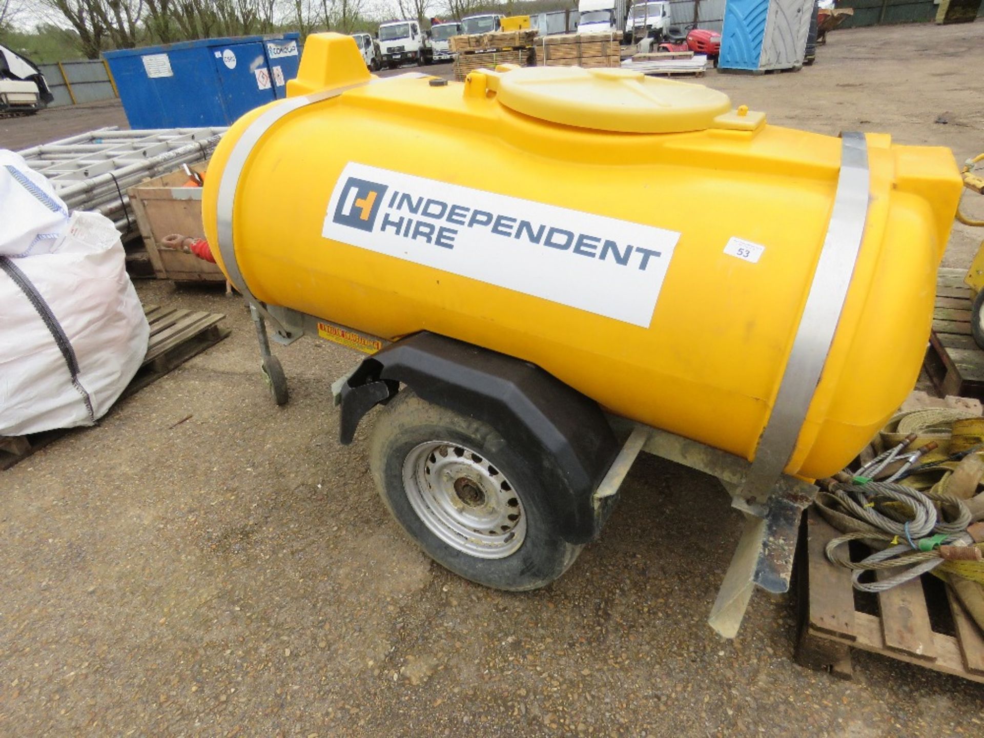 TRAILER ENGINEERING SINGLE AXLED WATER BOWSER.