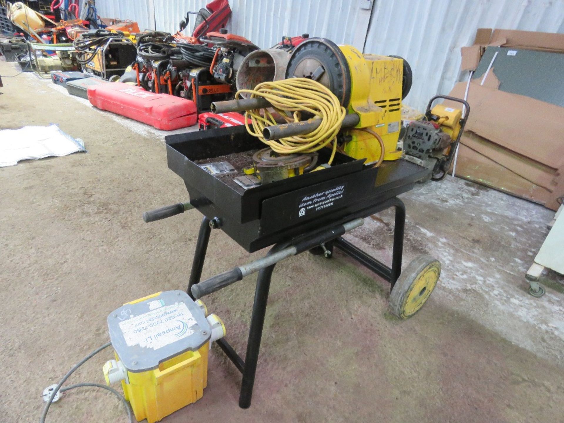 REMS MAGNUM 110VOLT PIPE THREADER UNIT ON A STAND WITH SOME ASSOCIATED EQUIPMENT AS SHOWN AND A TRAN - Image 4 of 4