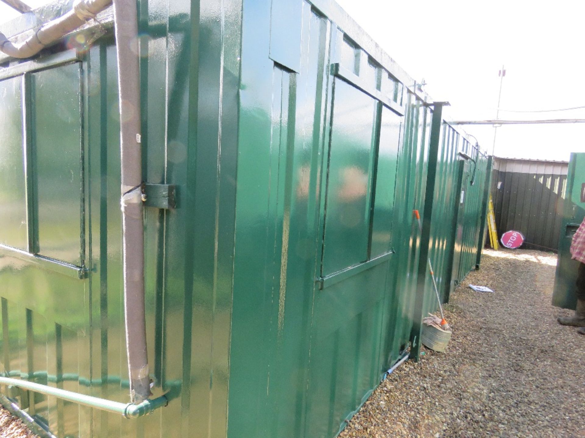 PORTABLE SITE OFFICE 32FT X 10FT APPROX WITH SMALL KITCHEN AREA AT ONE END. 60/40 SPLIT APPROX AS SH