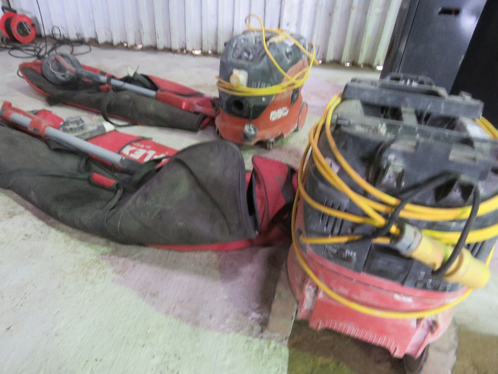 FLEX LONG HANDLED CEILING SANDER PLUS A FLEX DUST VACUUM UNIT, 110VOLT POWERED. - Image 2 of 5