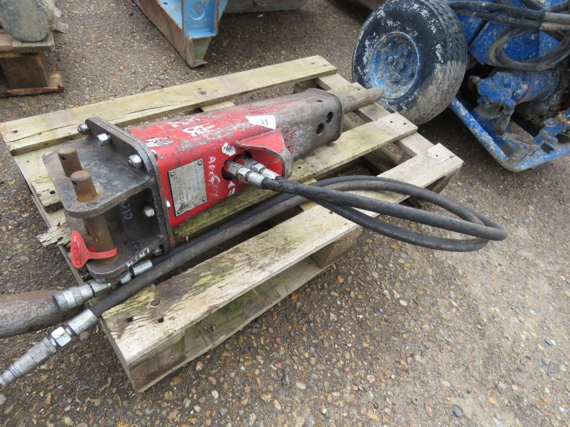 SOCOMEC DMS50 EXCAVATOR MOUNTED HYDRAULIC BREAKER, YEAR 2019, 25MM U10 BRACKET FITTED.