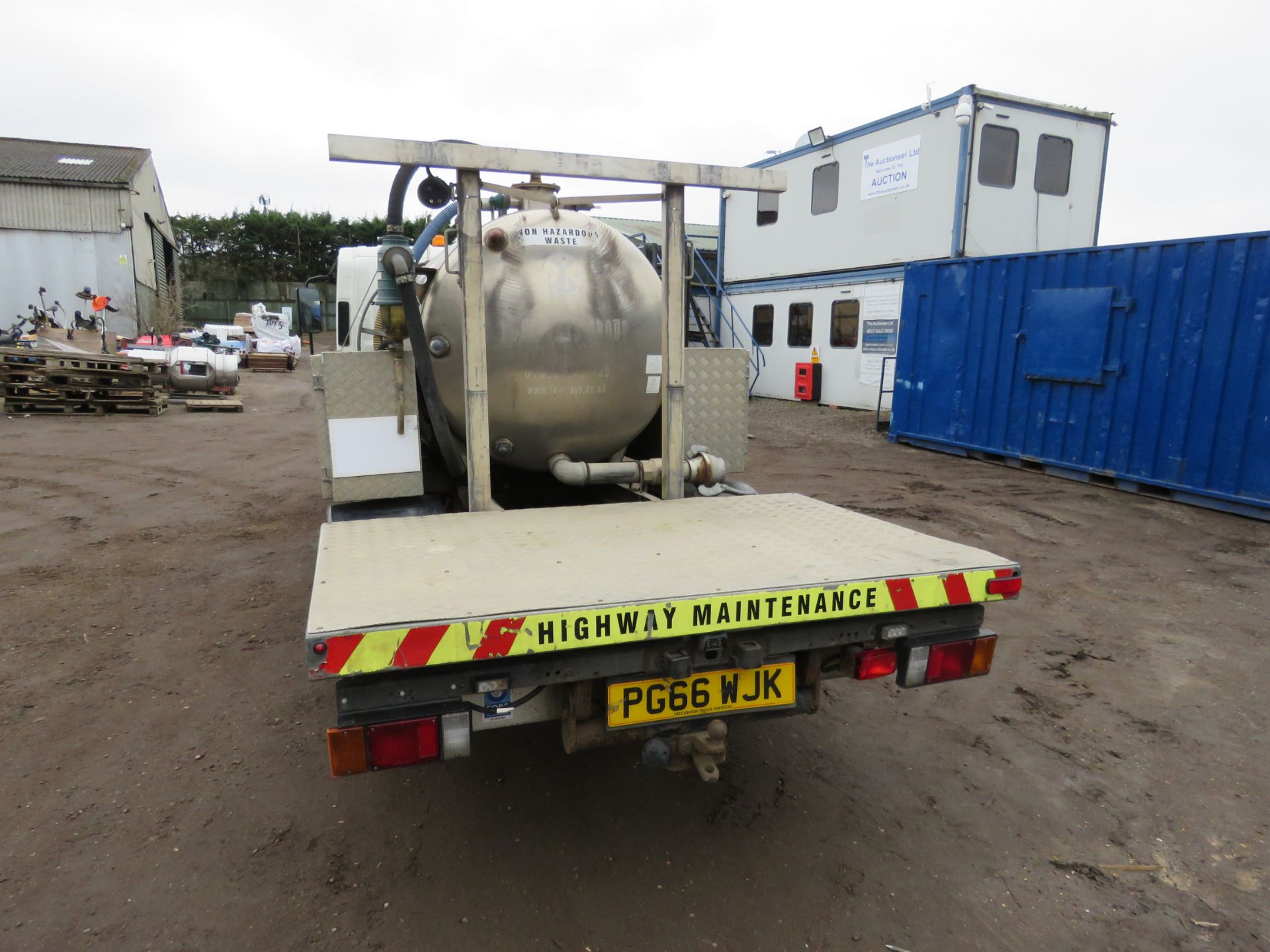 ISUZU GRAFTER N35.150 EURO 6 TOILET SERVICE TANKER TRUCK REG:PG66 WJK. WITH V5, FIRST REGISTERED 03/ - Image 5 of 12