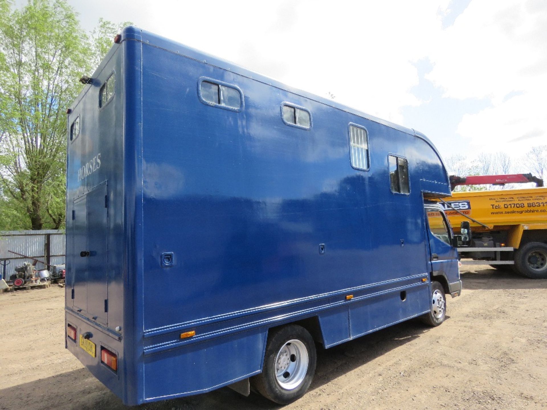 MITSUBISHI CANTER HORSE BOX LORRY REG:GK09 OXG. V5 AND PLATING CERTIFICATE IN OFFICE. MOT EXPIRED. - Image 9 of 24