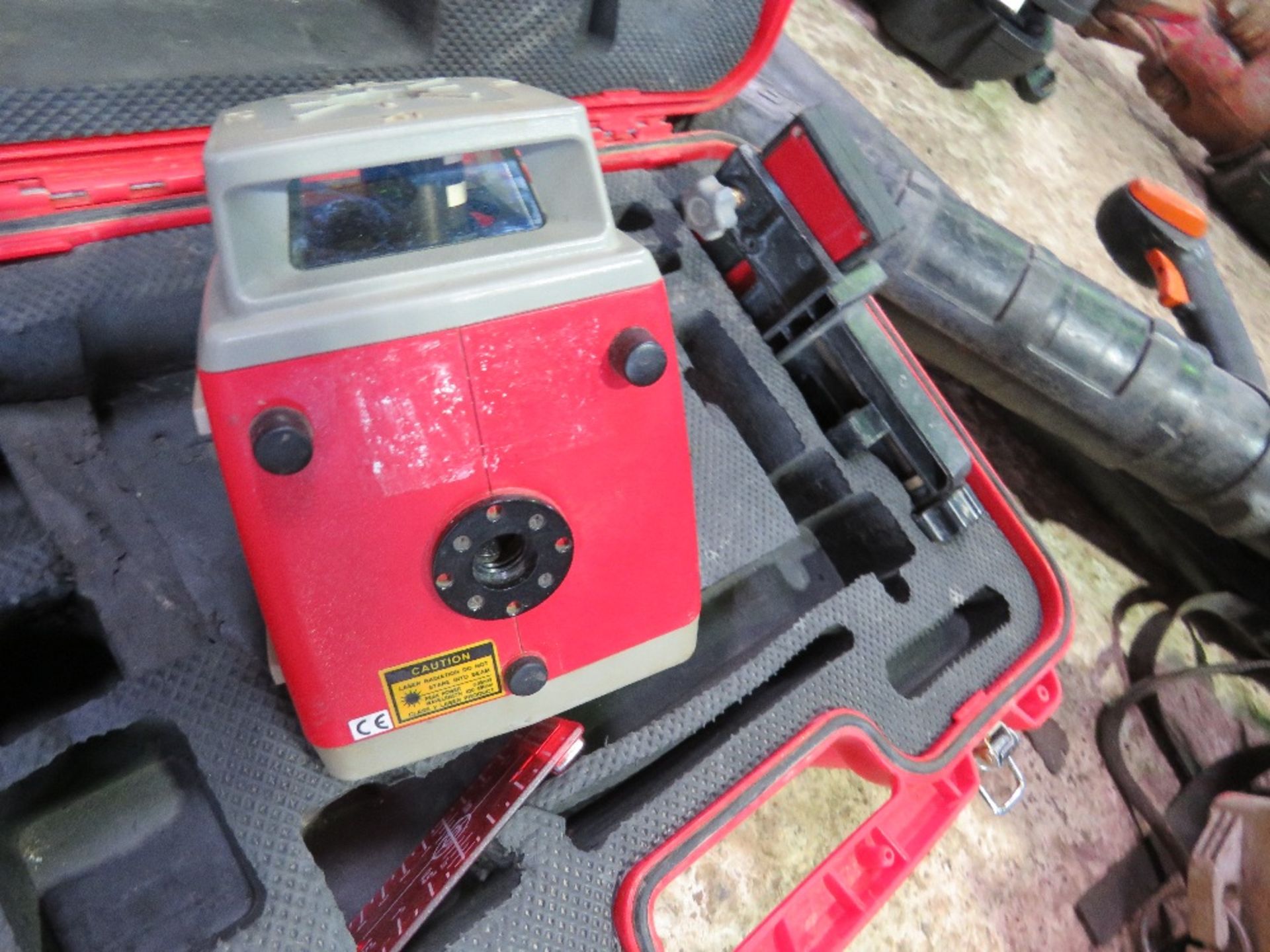 DATUM ROTARY LASER LEVEL IN A CASE. - Image 2 of 5