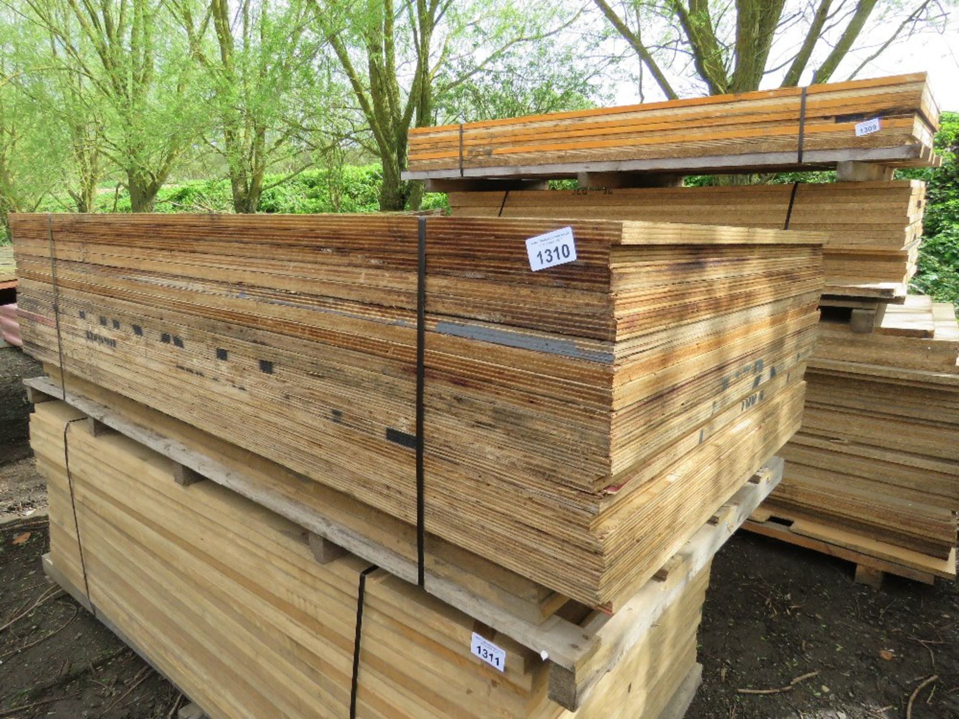 STACK OF APPROXIMATELY 19NO HEAVY DUTY 18-20MM APPROX PLYWOOD SHEETS 1.1M X 2.23M SIZE APPROX.