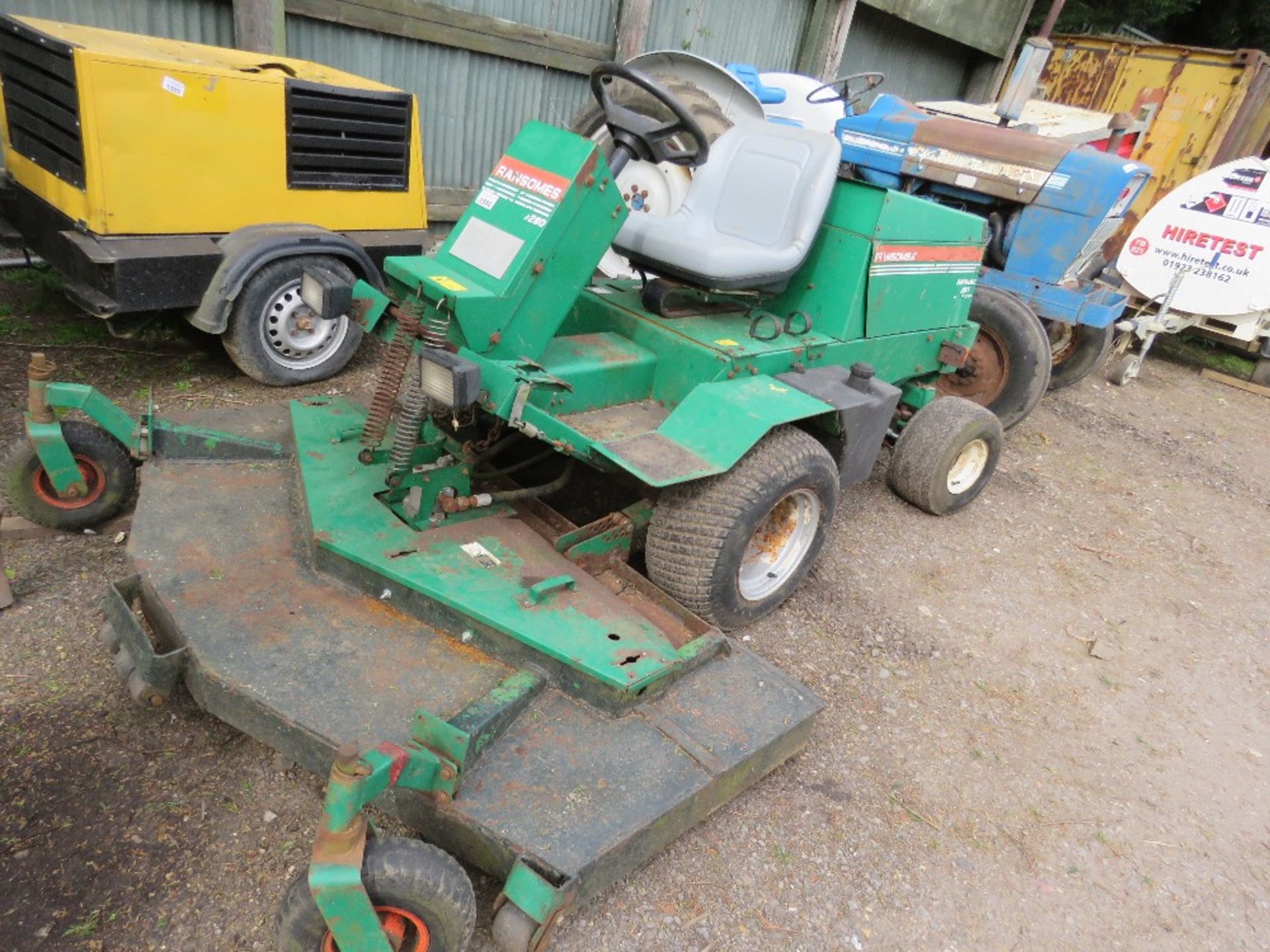 RANSOMES FRONTLINE 728D OUTFRONT RIDE ON MOWER. 4WD. 6FT CUT APPROX. WHEN TESTED WAS SEEN TO RUN AND