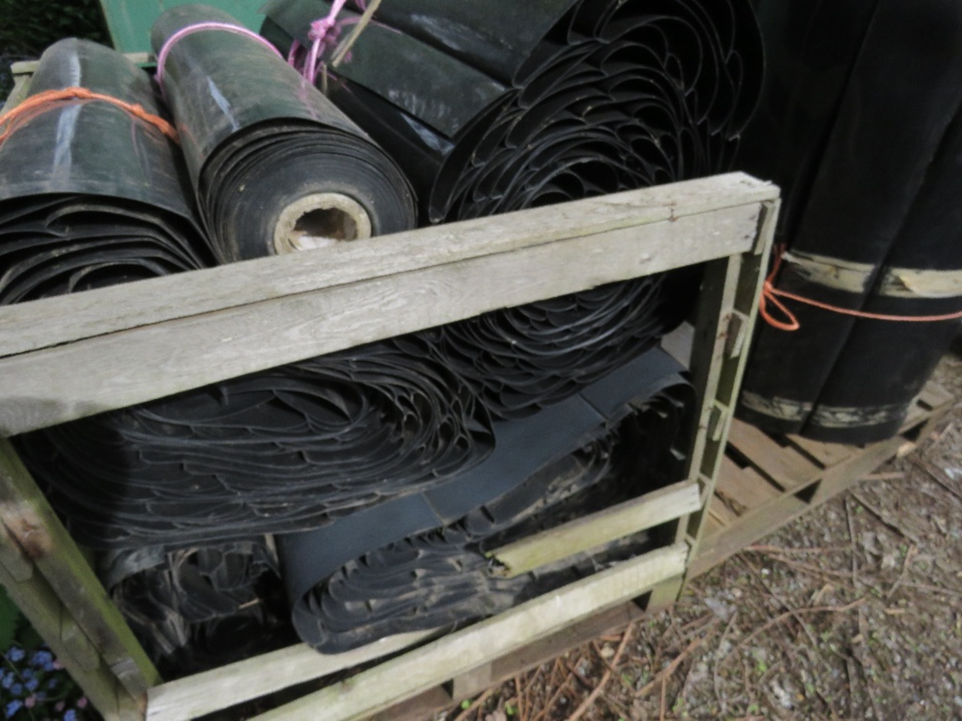 QUANTITY OF ROOT BARRIER MATERIAL. ....THIS LOT IS SOLD UNDER THE AUCTIONEERS MARGIN SCHEME, THEREFO - Image 3 of 4