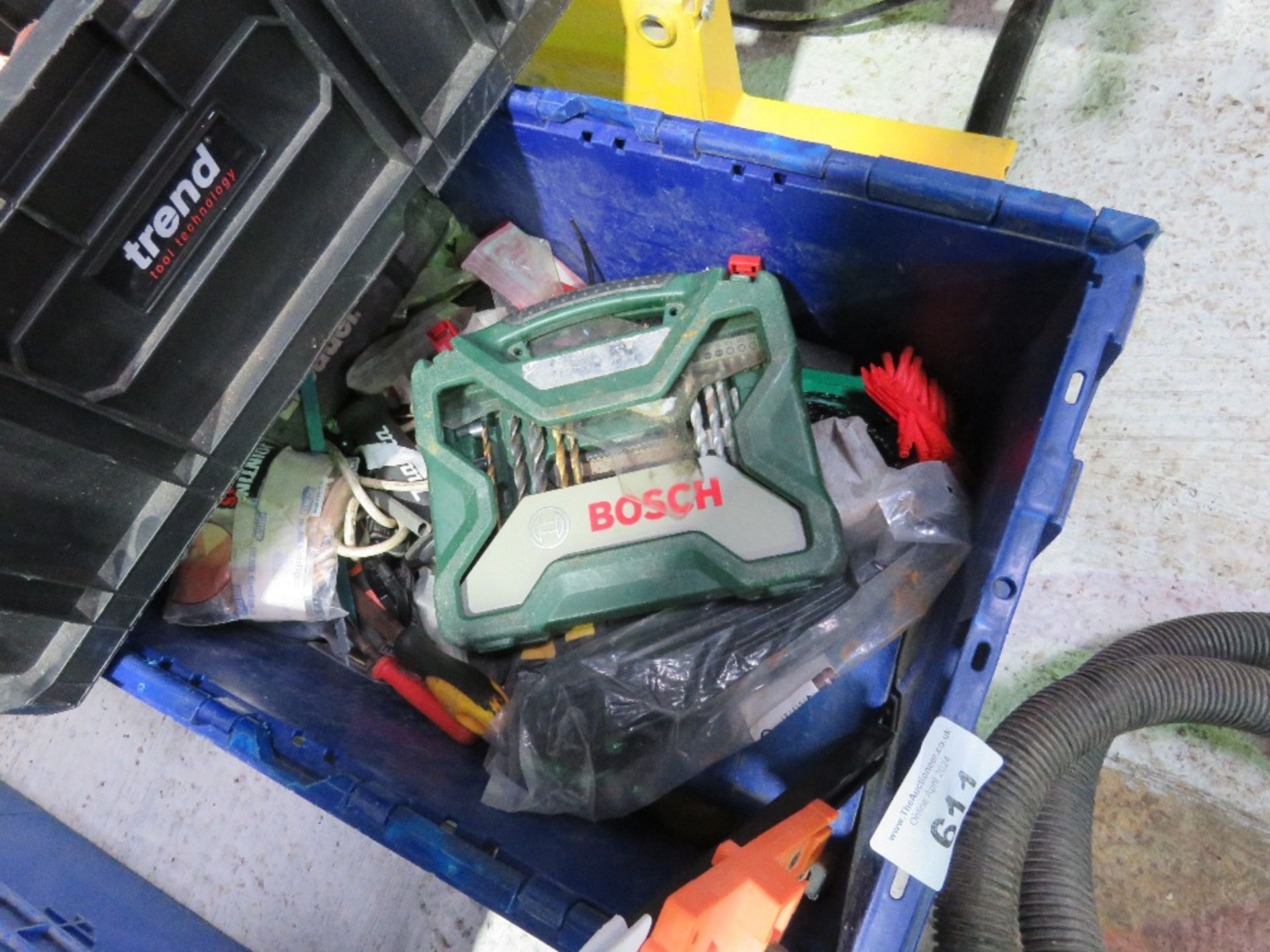 3 X BOXES OF TOOLS & SUNDRIES.....THIS LOT IS SOLD UNDER THE AUCTIONEERS MARGIN SCHEME, THEREFORE NO - Image 3 of 4