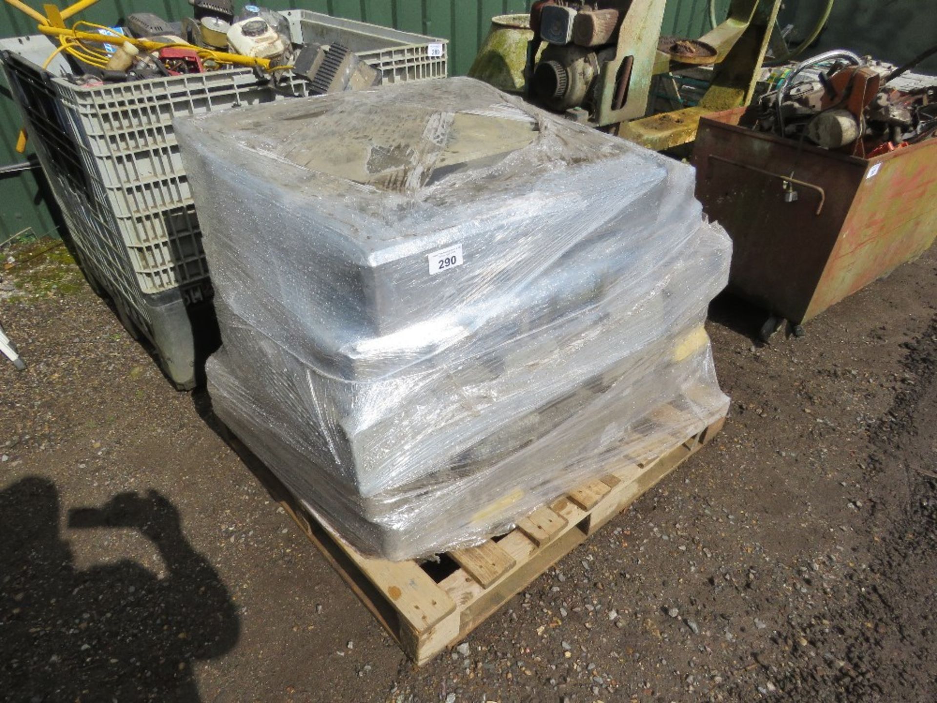 PALLET OF HERAS TYPE FENCING BLOCKS. - Image 2 of 3