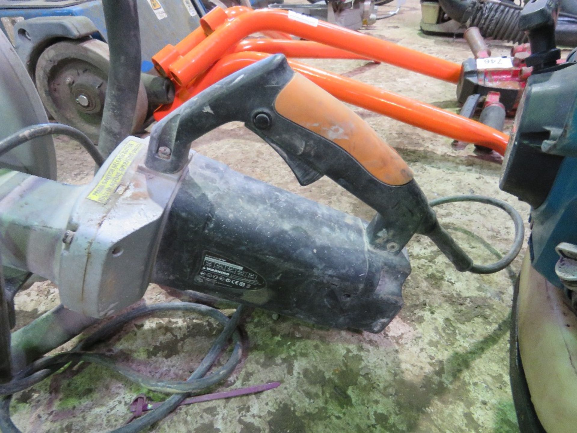 BLOCK CUTTING SAW, 240VOLT POWERED. - Image 3 of 4