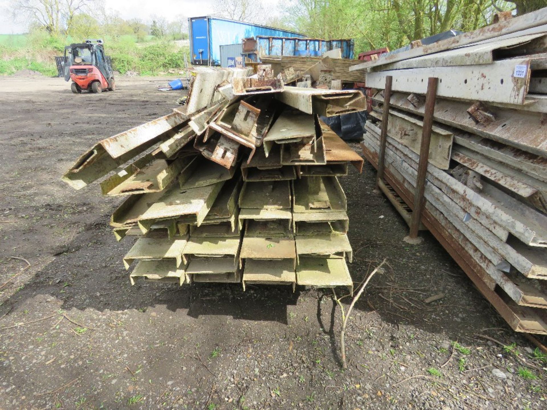 STILLAGE CONTAINING MAINLY 6" CONCRETE ROAD FORMS. SOURCED FROM COMPANY LIQUIDATION. - Image 2 of 5