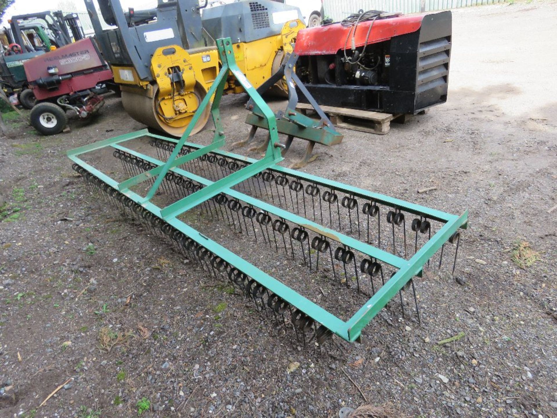 TRACTOR MOUNTED SPRING TINE GRASS HARROW, 10FT OVERALL WIDTH APPROX, IDEAL FOR SMALL TRACTOR.....THI - Image 3 of 4