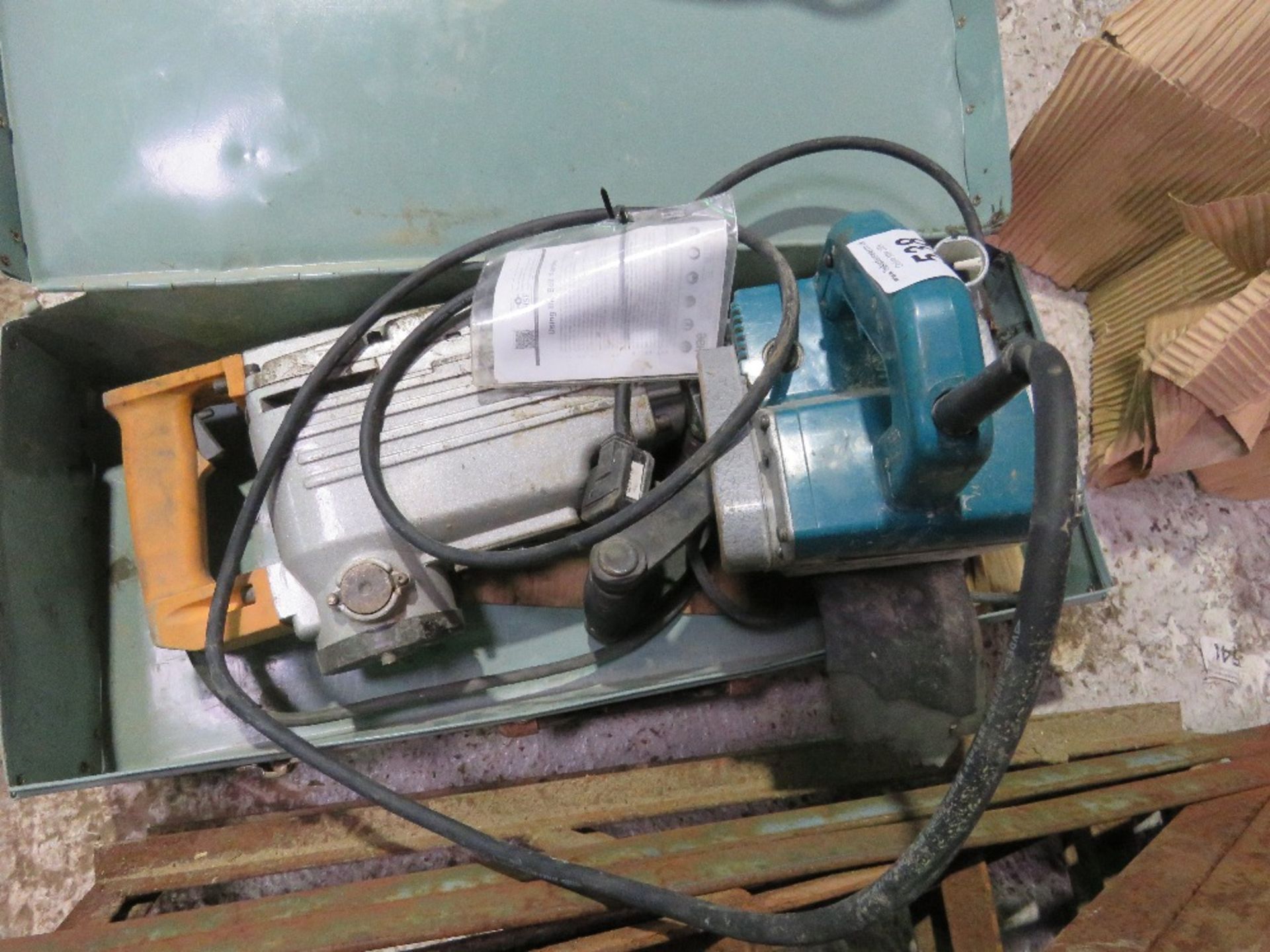 240VOLT BREAKER PLUS A MAKITA BELT SANDER.....THIS LOT IS SOLD UNDER THE AUCTIONEERS MARGIN SCHEME,