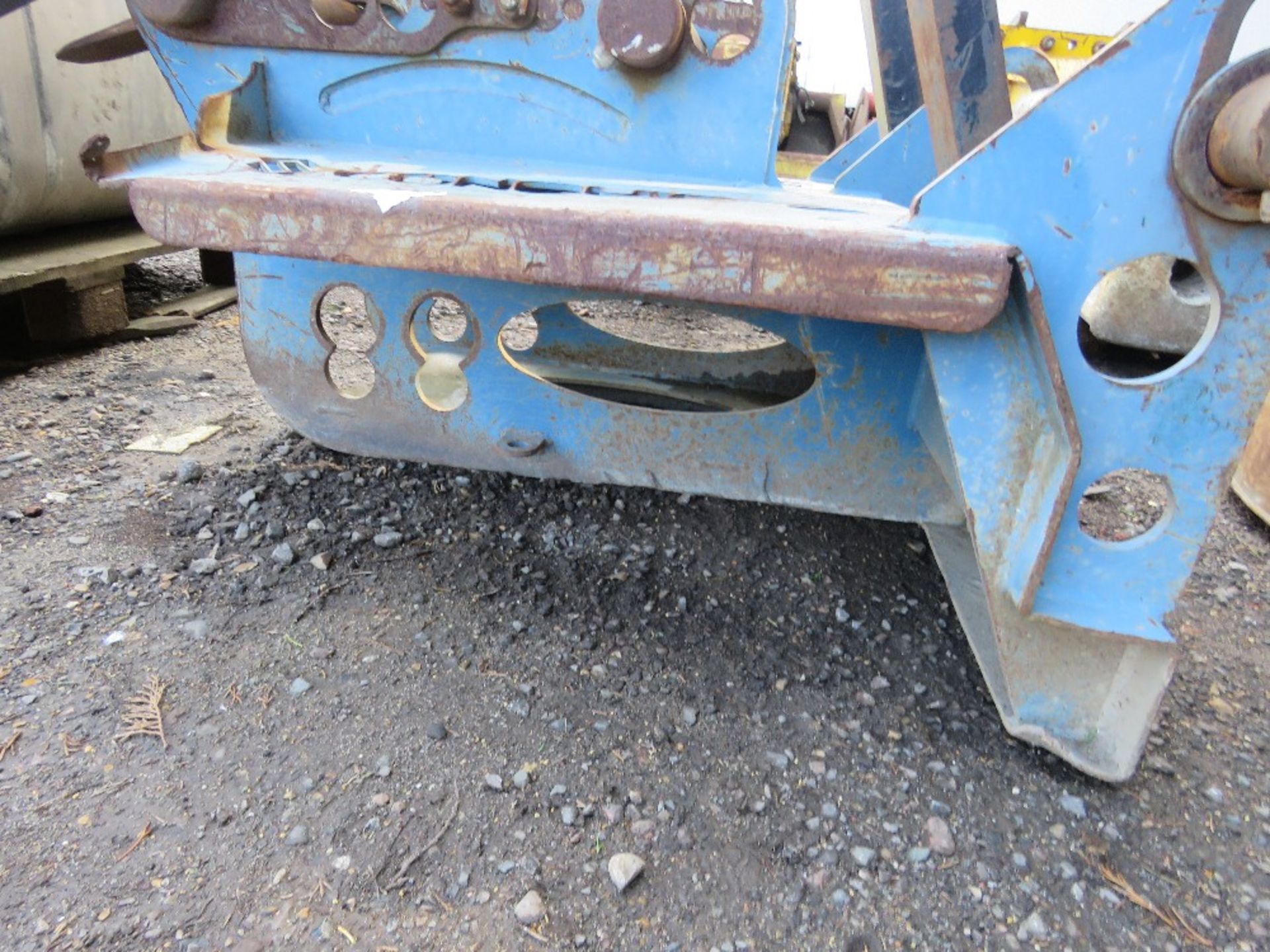 SET OF CONQUIP EXCAVATOR MOUNTED PALLET FORKS. SOURCED FROM COMPANY LIQUIDATION. - Image 3 of 6