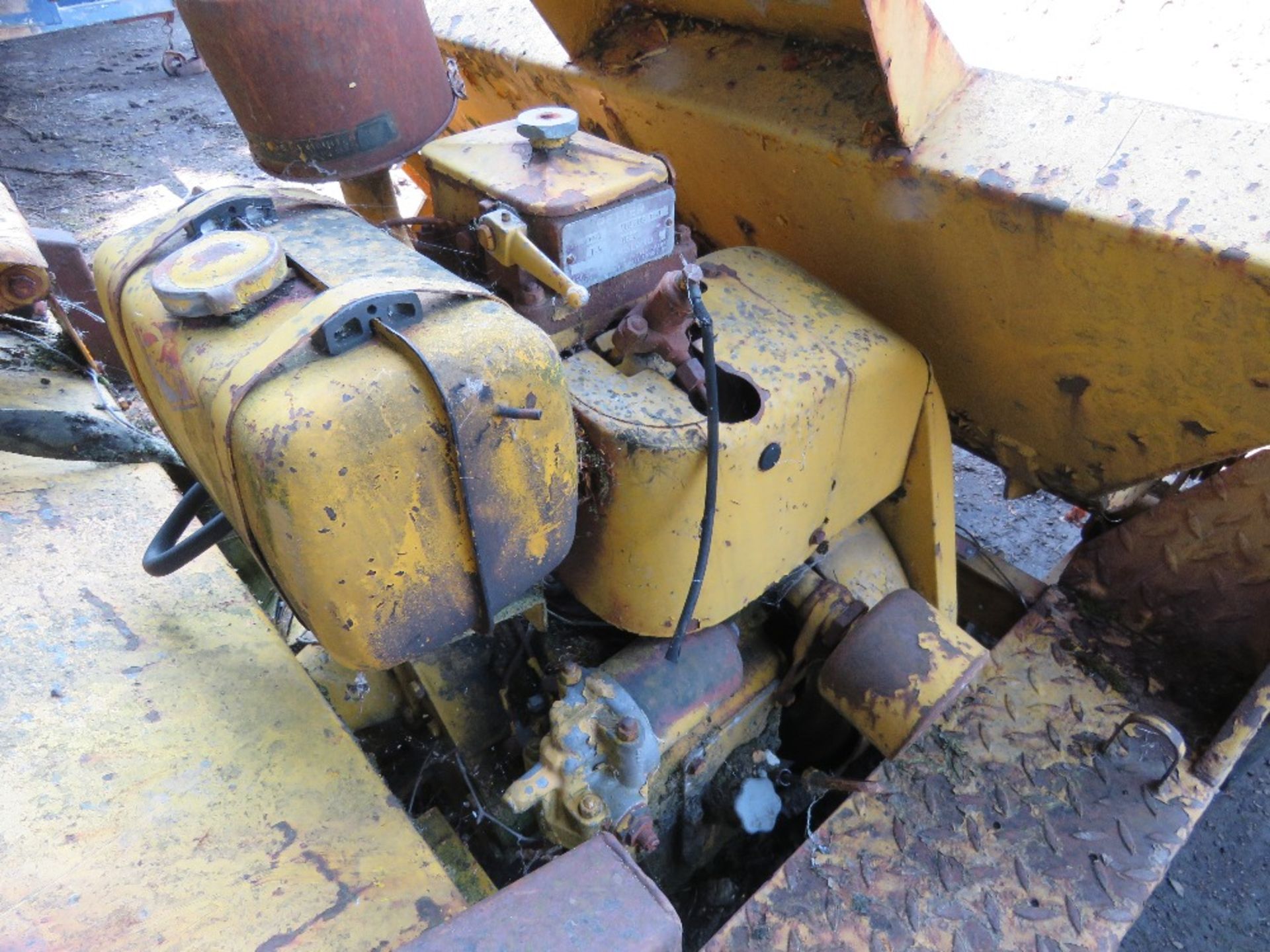 DIESEL ENGINED 2WD DUMPER. UNTESTED, CONDITION UNKNOWN.....THIS LOT IS SOLD UNDER THE AUCTIONEERS MA - Image 4 of 8