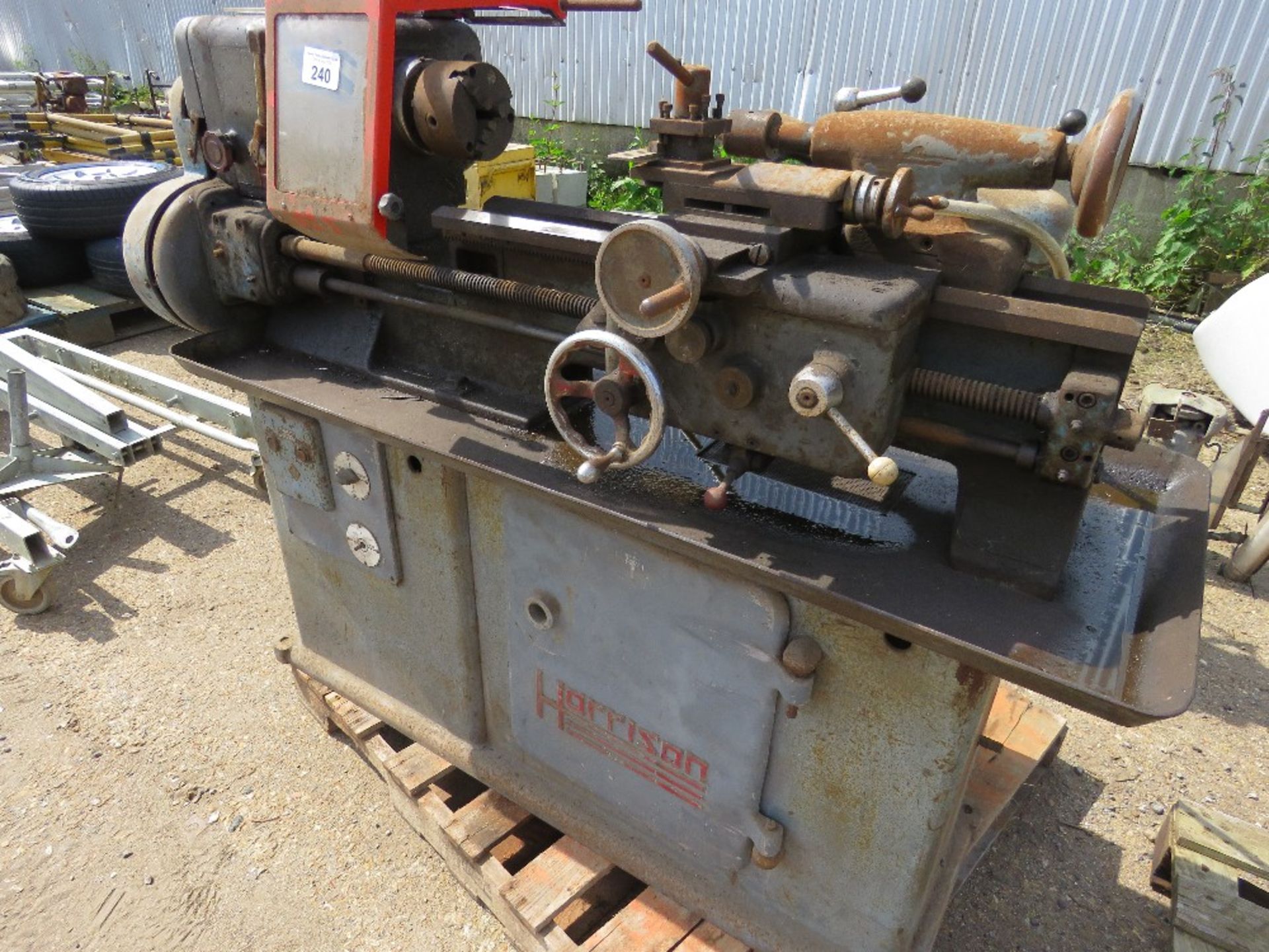 HARRISON 3 PHASE POWERED WORKSHOP LATHE.....THIS LOT IS SOLD UNDER THE AUCTIONEERS MARGIN SCHEME, TH - Image 2 of 8