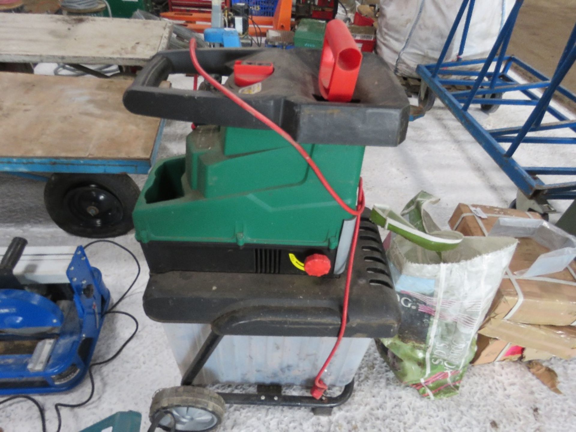 QUALCAST 240VOLT GARDEN SHREDDER....THIS LOT IS SOLD UNDER THE AUCTIONEERS MARGIN SCHEME, THEREFORE - Image 2 of 2