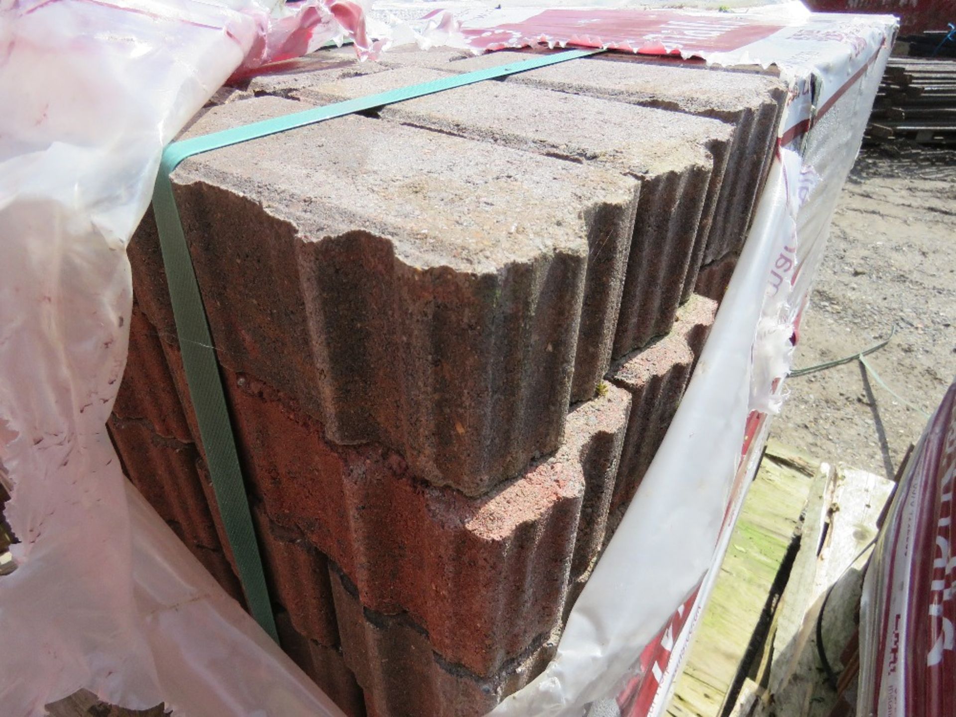 3NO PACKS OF MARSHALL BRINDLE BLOCK PAVERS 200X100X80MM. SOURCED FROM COMPANY LIQUIDATION. - Image 7 of 8