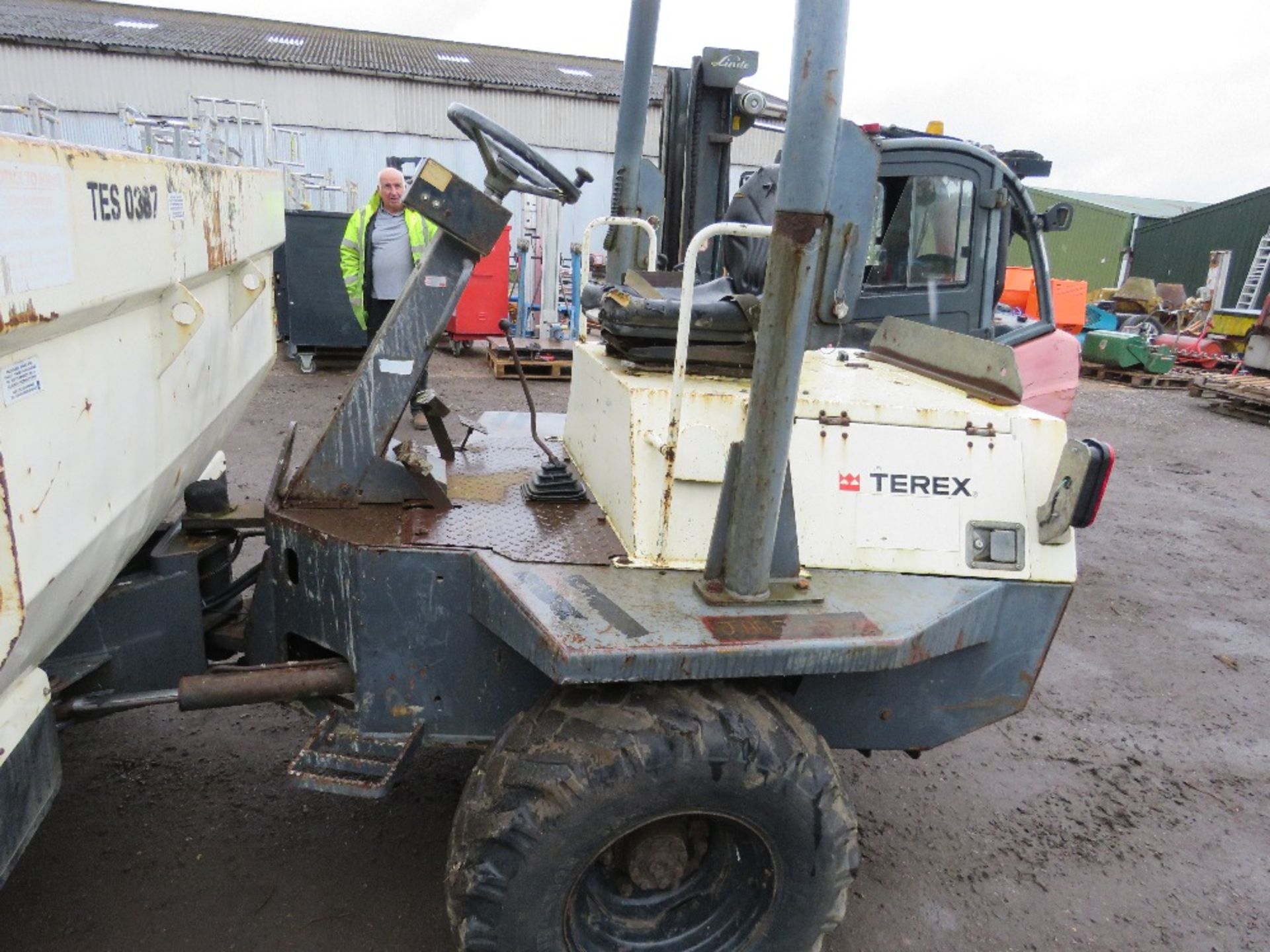 BENFORD TEREX DT030S 3 TONNE STRIGHT TIP DUMPER, YEAR 2008 BUILD, KUBOTA ENGINE. SN:SLBKNN00E805FR18 - Image 5 of 12