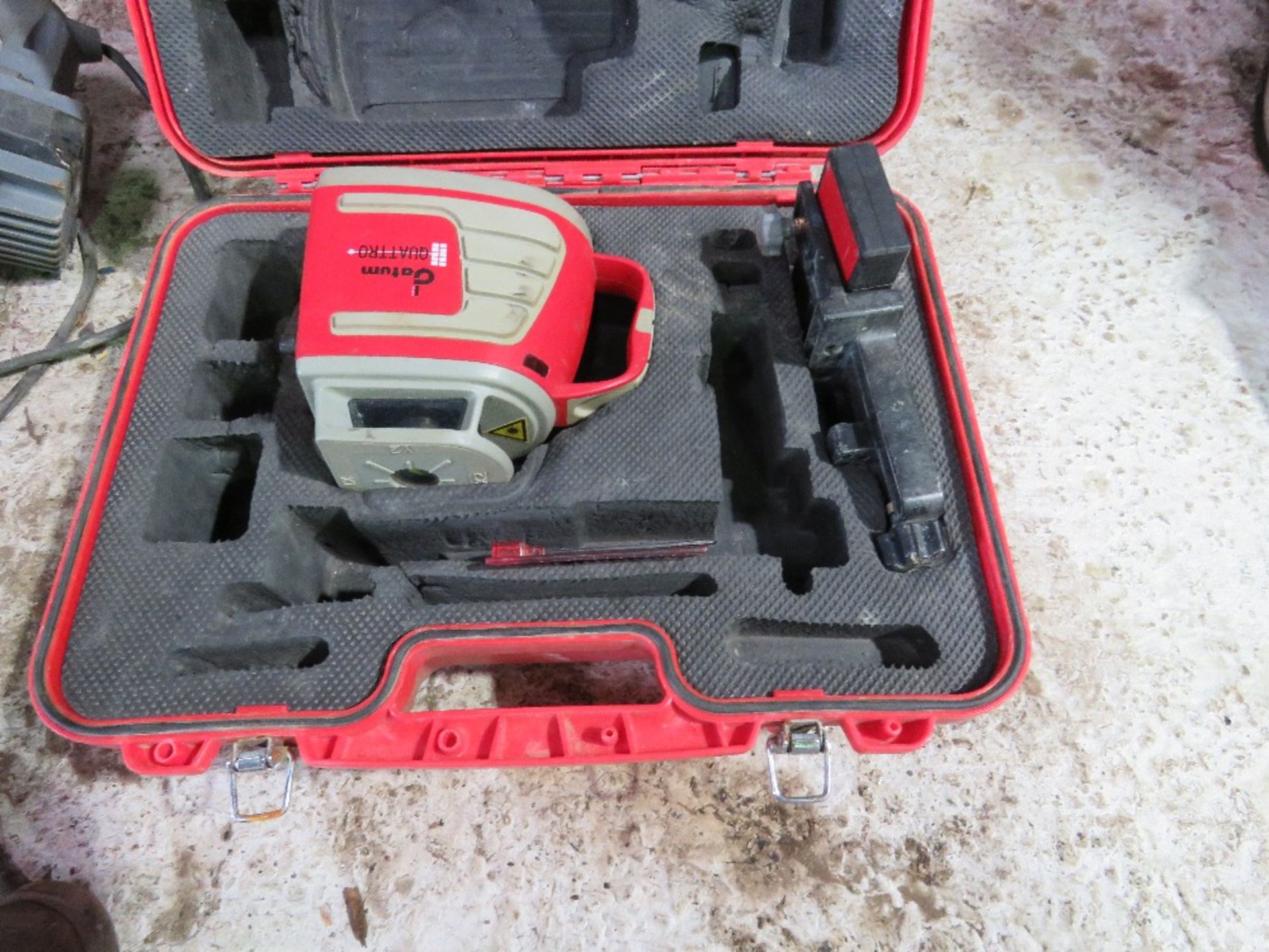 DATUM ROTARY LASER LEVEL IN A CASE. - Image 4 of 4