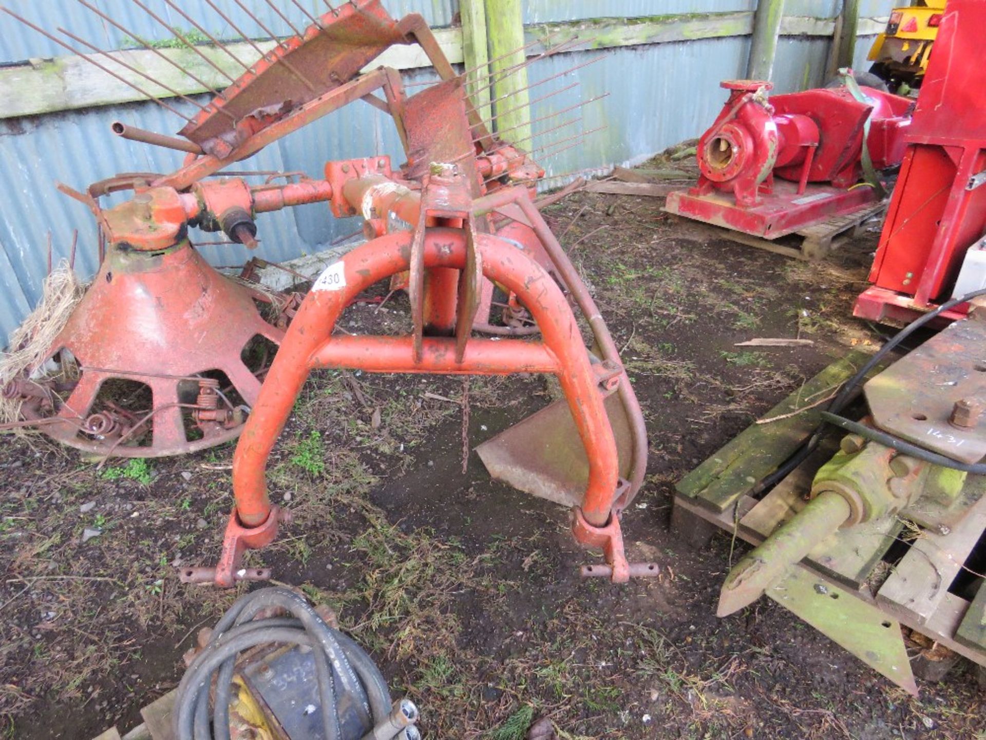 FAHR TRACTOR MOUNTED HAY TUNER. - Image 3 of 7