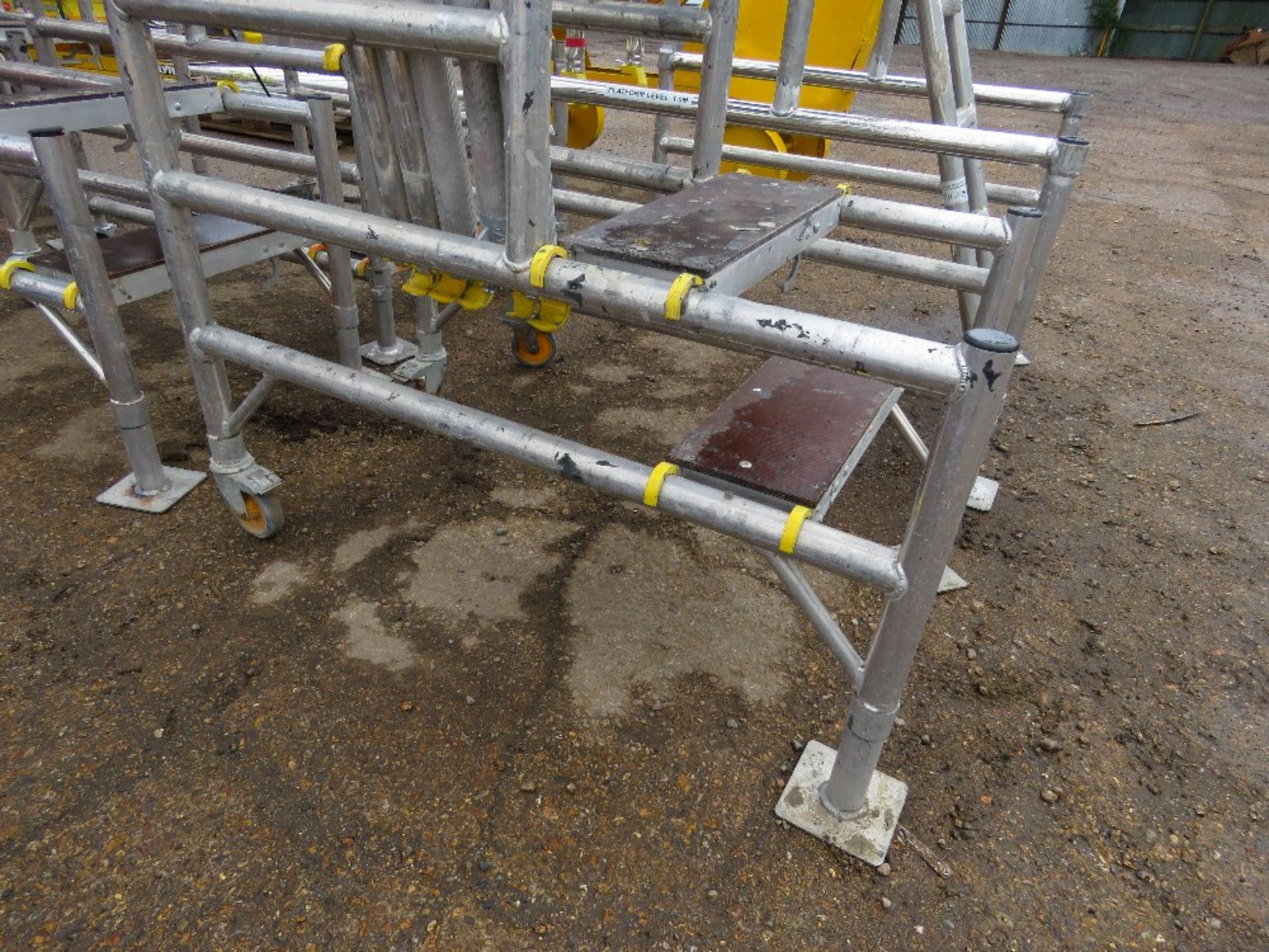 HI-VIZ SERIES ALUMINIUM PODIUM UNIT WITH BOARDS ETC AS SHOWN. THX6182 - Image 2 of 4